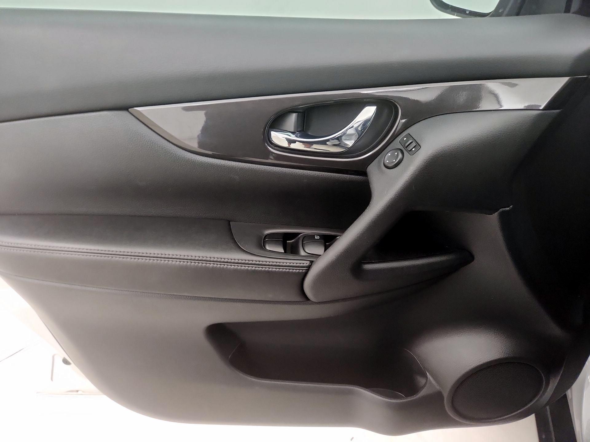 Thumbnail: 2019 Nissan Rogue - 12