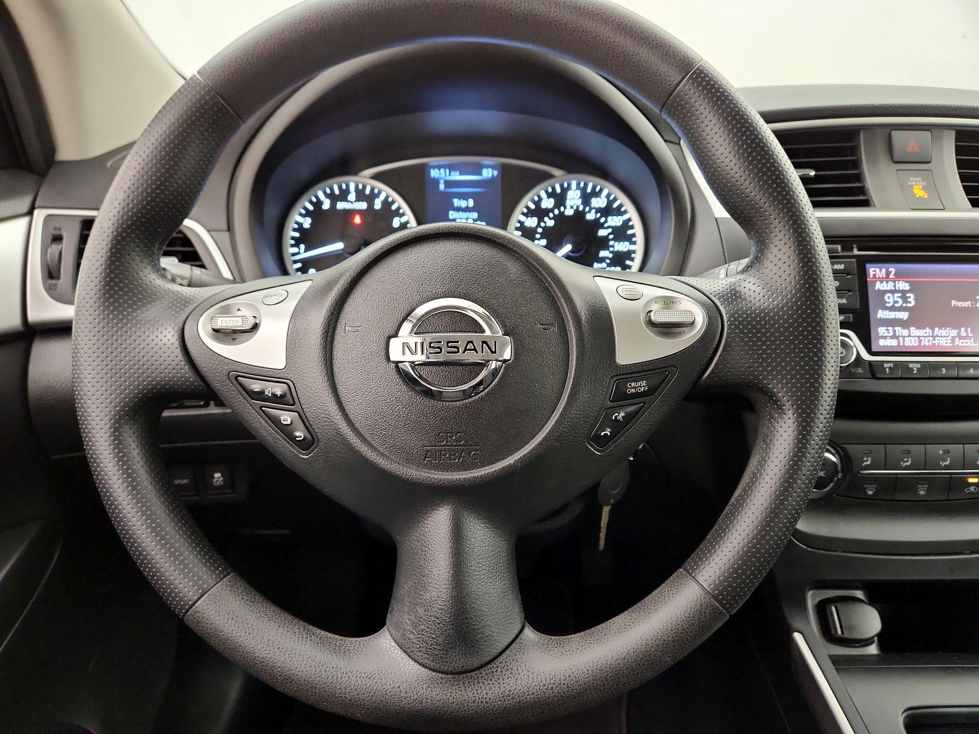 Thumbnail: 2018 Nissan Sentra - 10