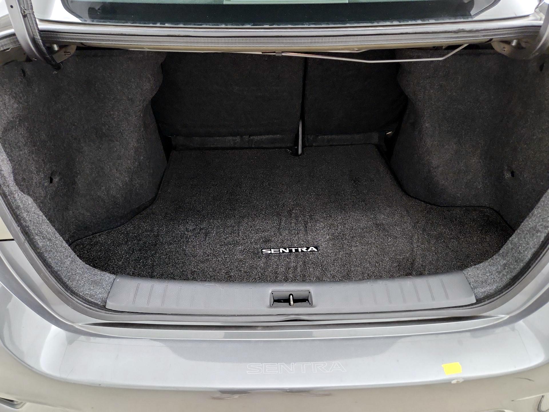 Thumbnail: 2018 Nissan Sentra - 19