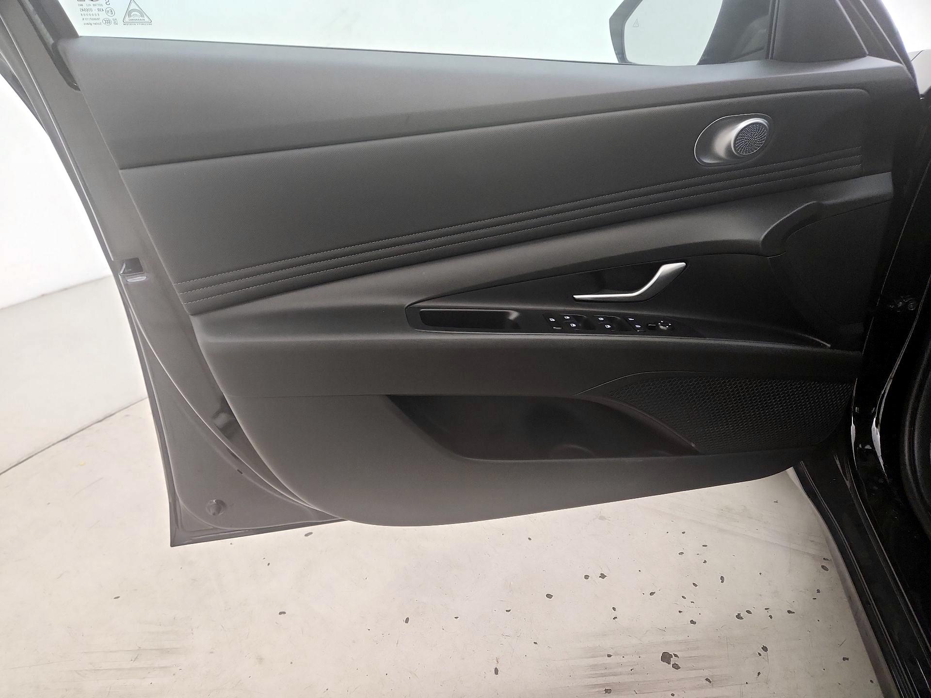 Thumbnail: 2023 Hyundai Elantra - 12