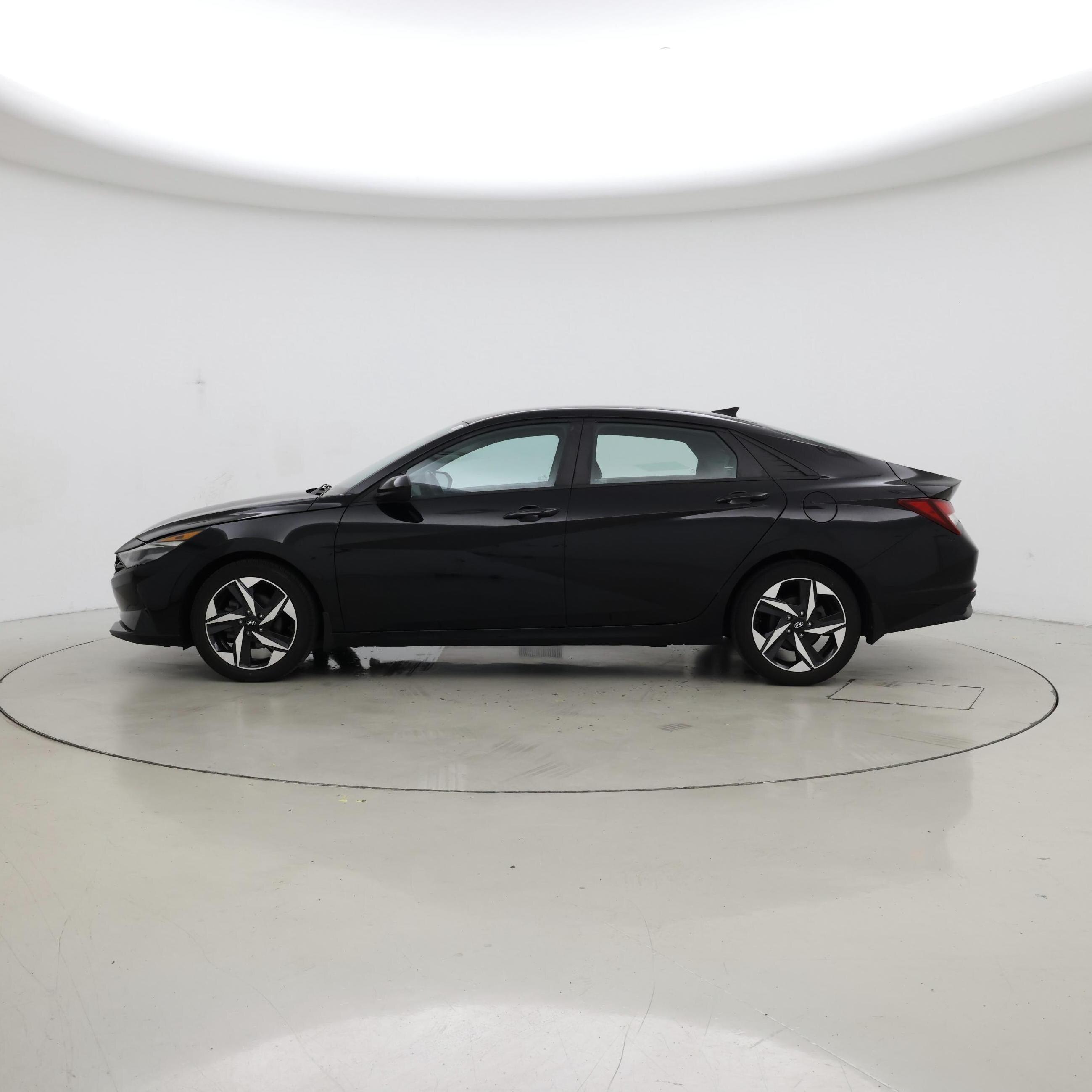 Thumbnail: 2023 Hyundai Elantra - 3