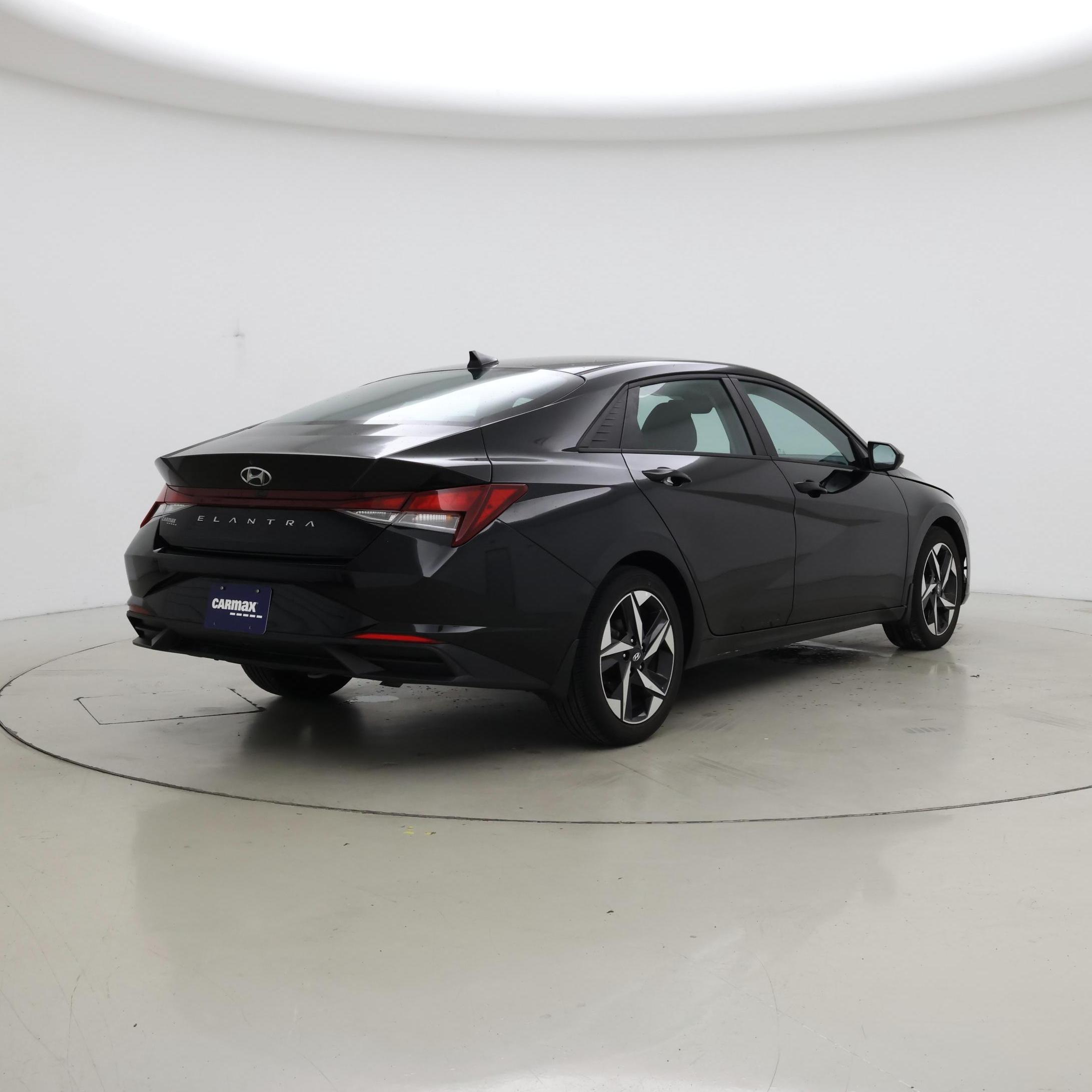 Thumbnail: 2023 Hyundai Elantra - 8