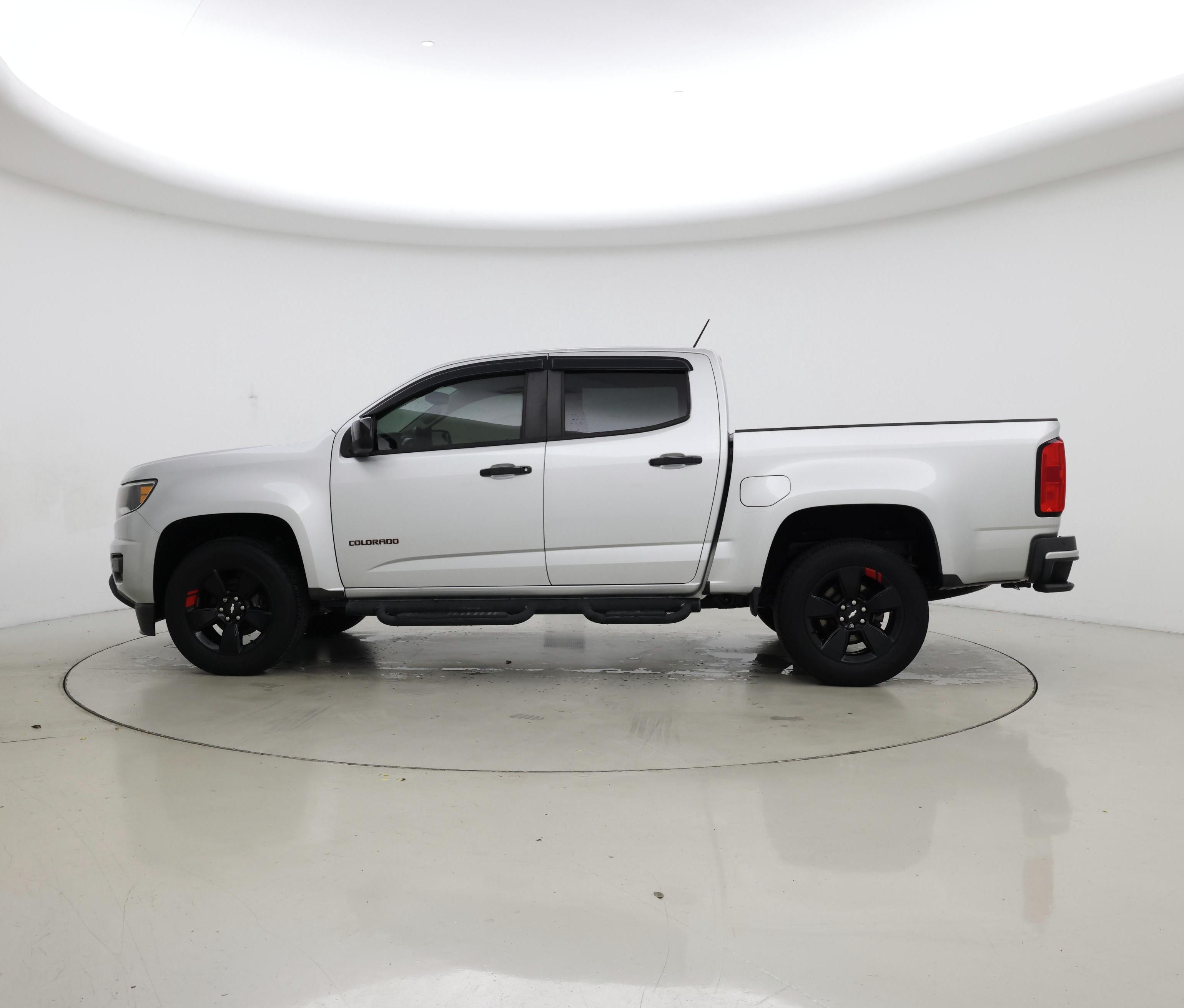 Thumbnail: 2019 Chevrolet Colorado - 3