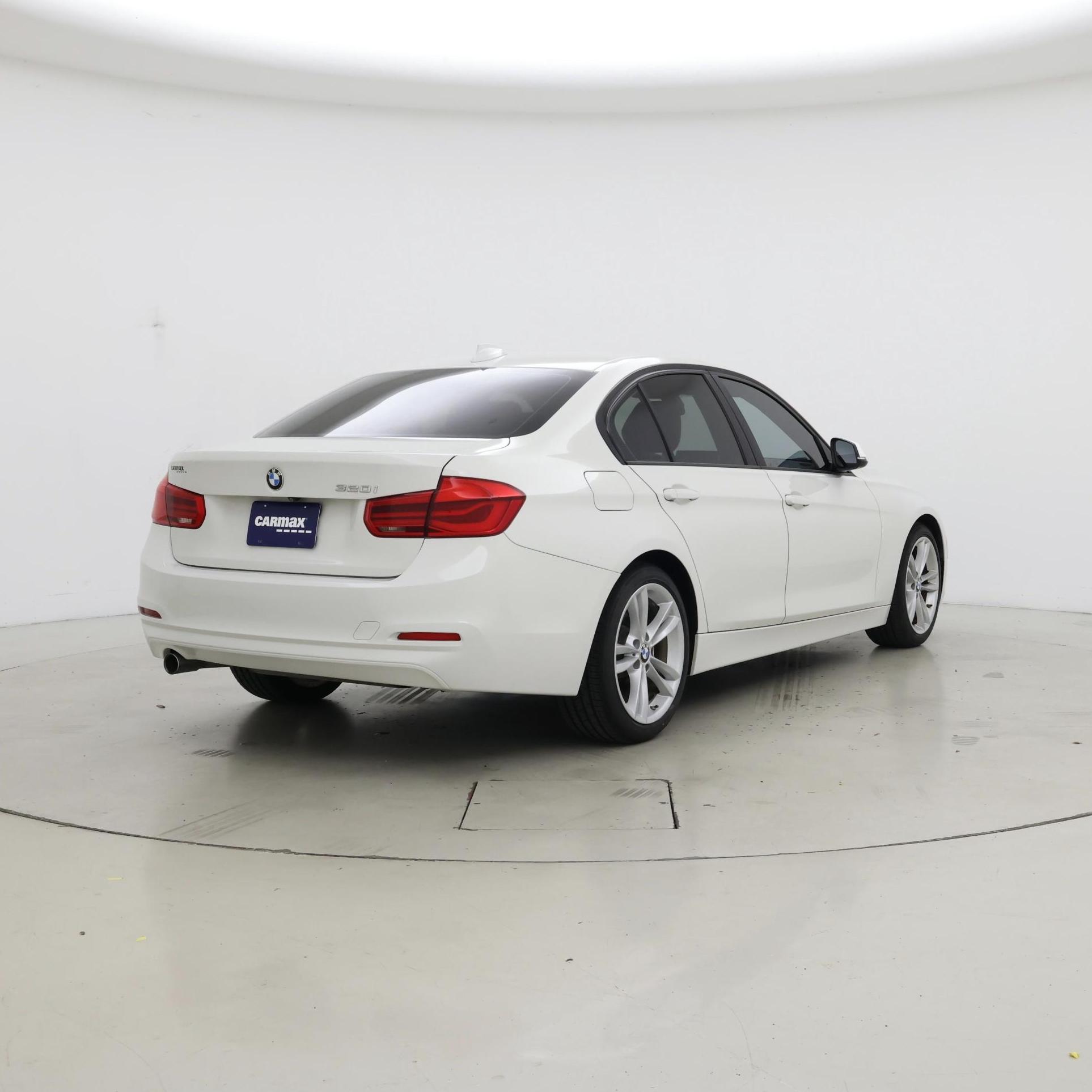 Thumbnail: 2018 BMW 3 Series - 8