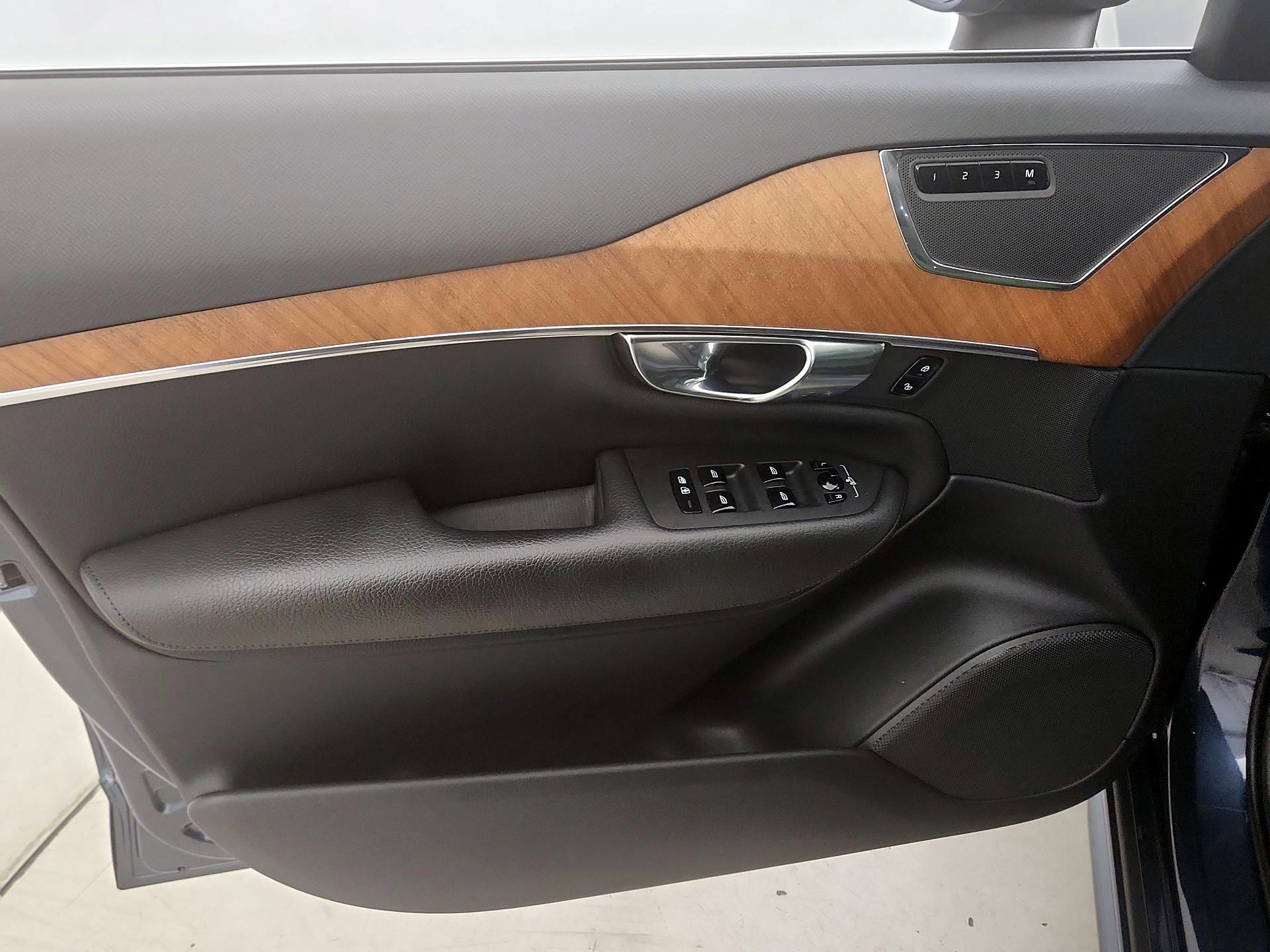 Thumbnail: 2021 Volvo XC90 - 12