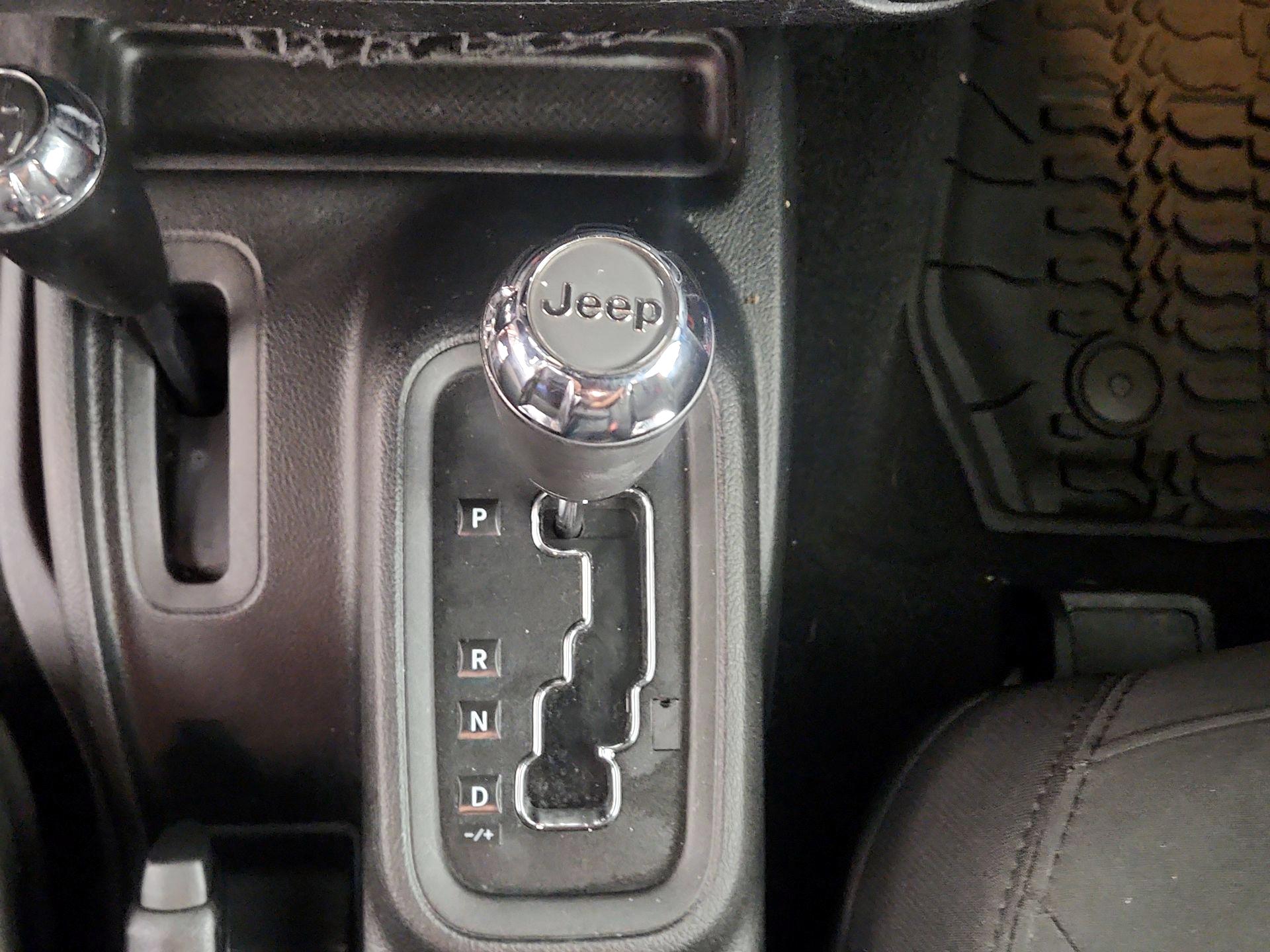 Thumbnail: 2018 Jeep Wrangler - 15