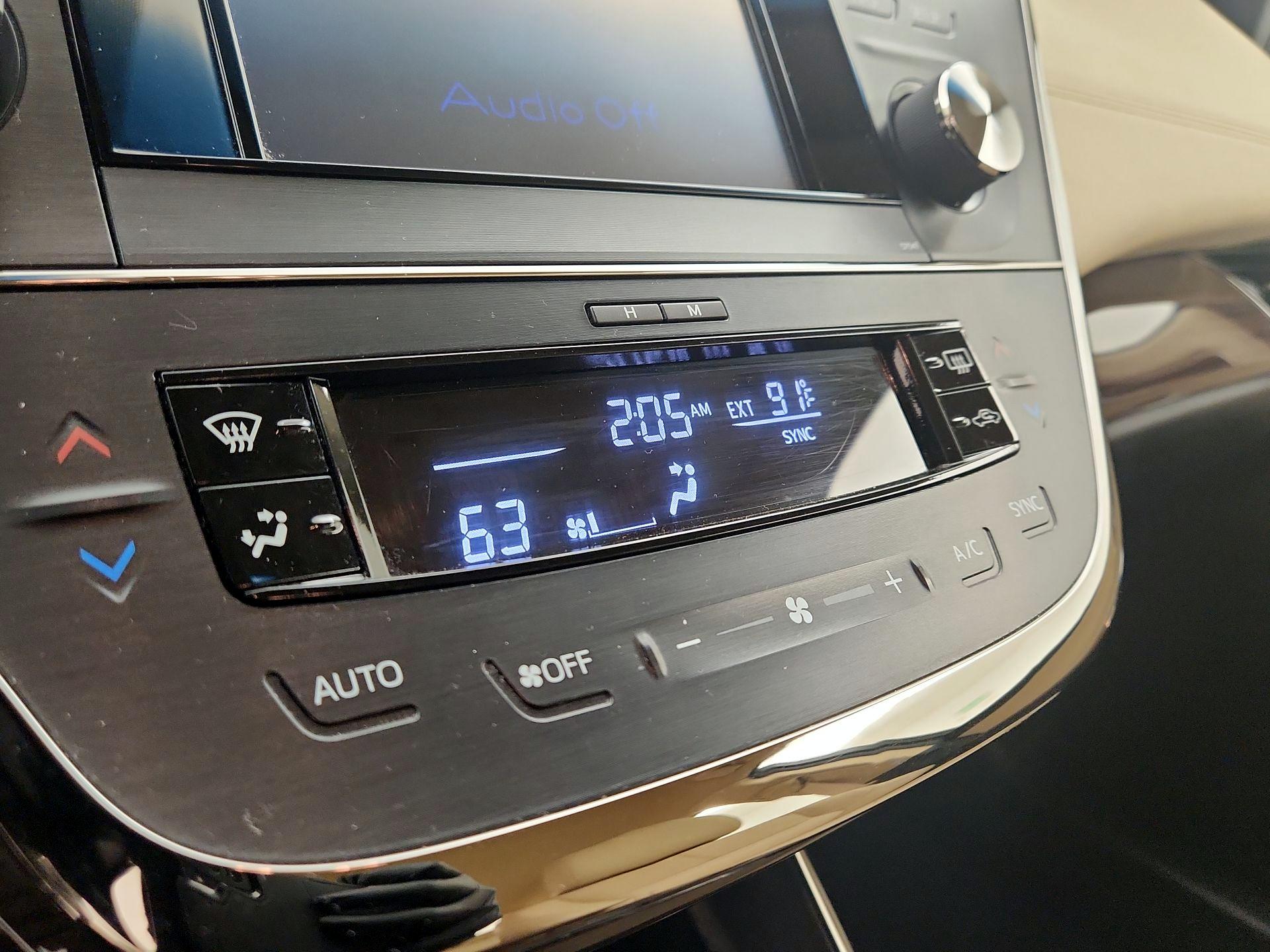 Thumbnail: 2014 Toyota Avalon - 16