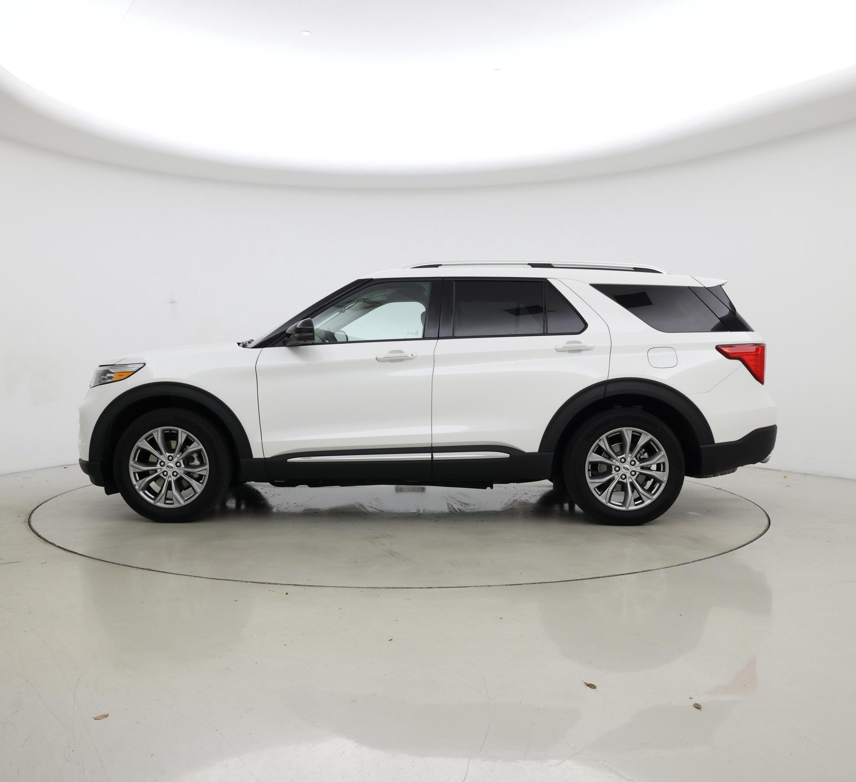 Thumbnail: 2022 Ford Explorer - 3
