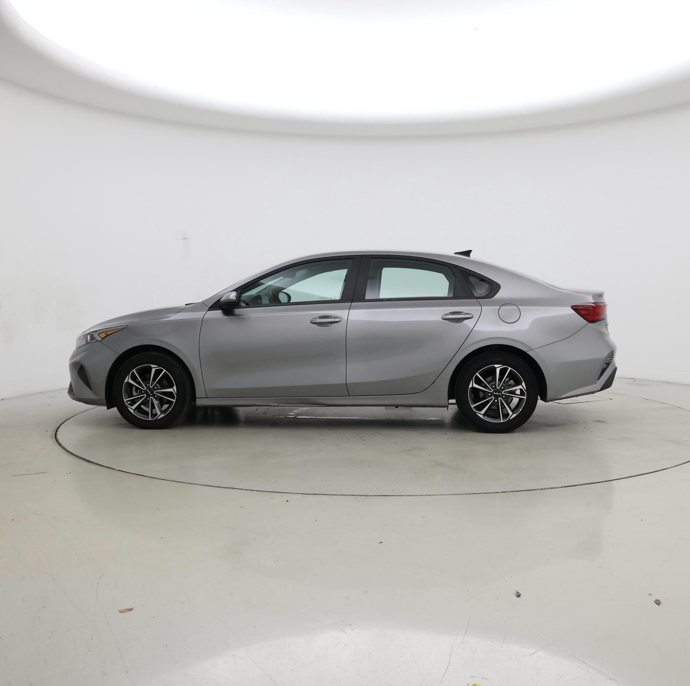 Thumbnail: 2024 Kia Forte - 3