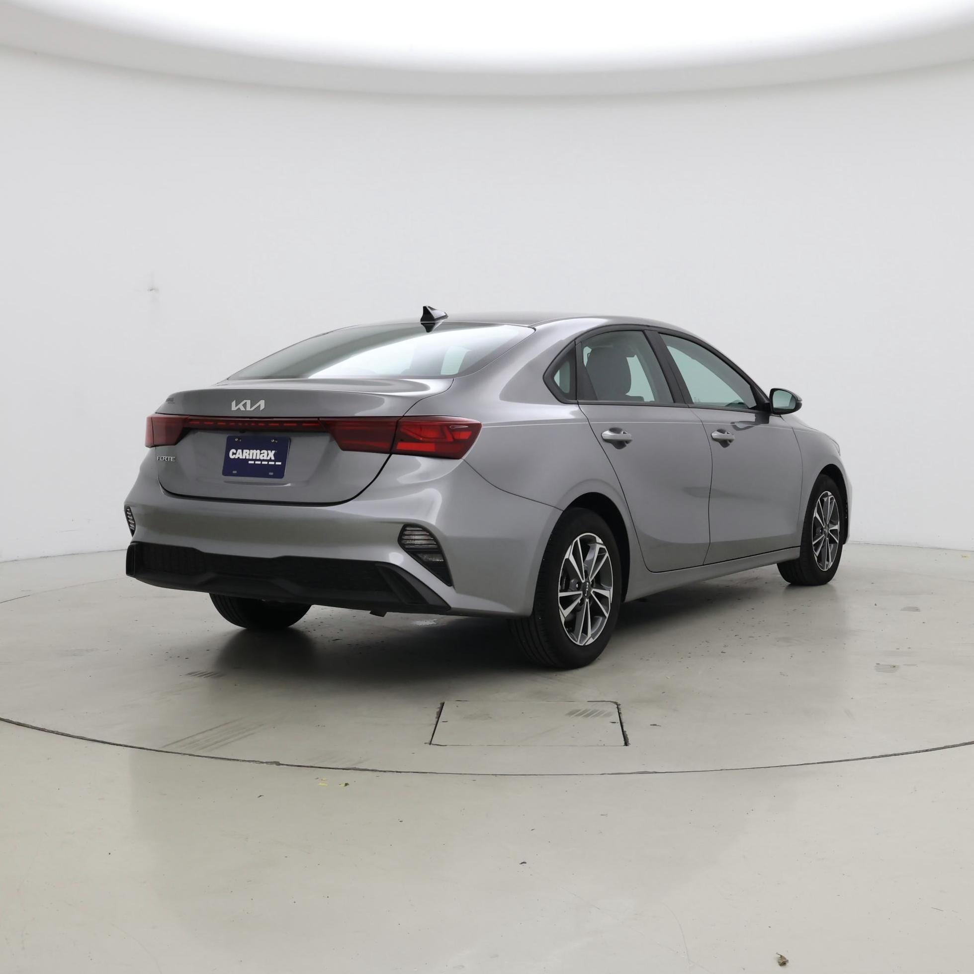 Thumbnail: 2024 Kia Forte - 8
