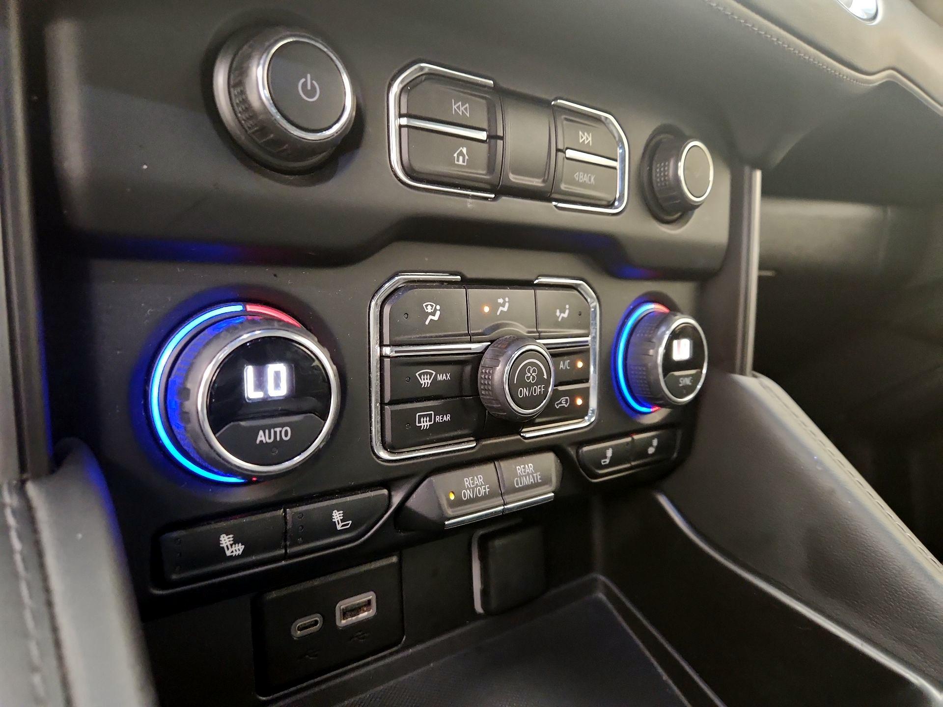 Thumbnail: 2023 Chevrolet Tahoe - 17