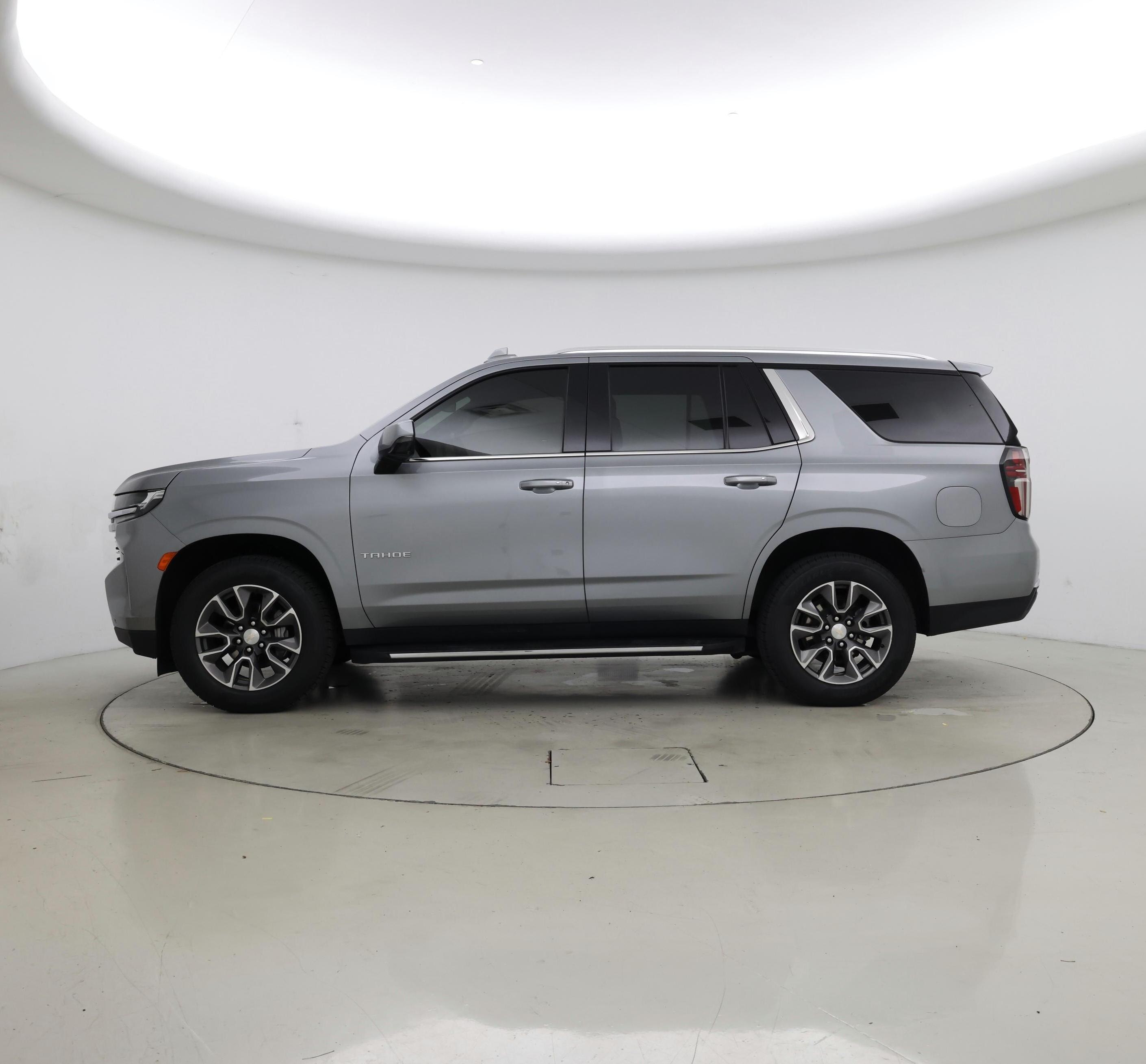 Thumbnail: 2023 Chevrolet Tahoe - 3