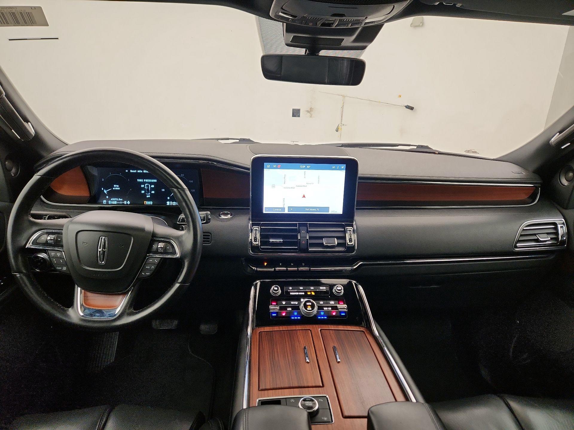 Thumbnail: 2020 Lincoln Navigator - 9