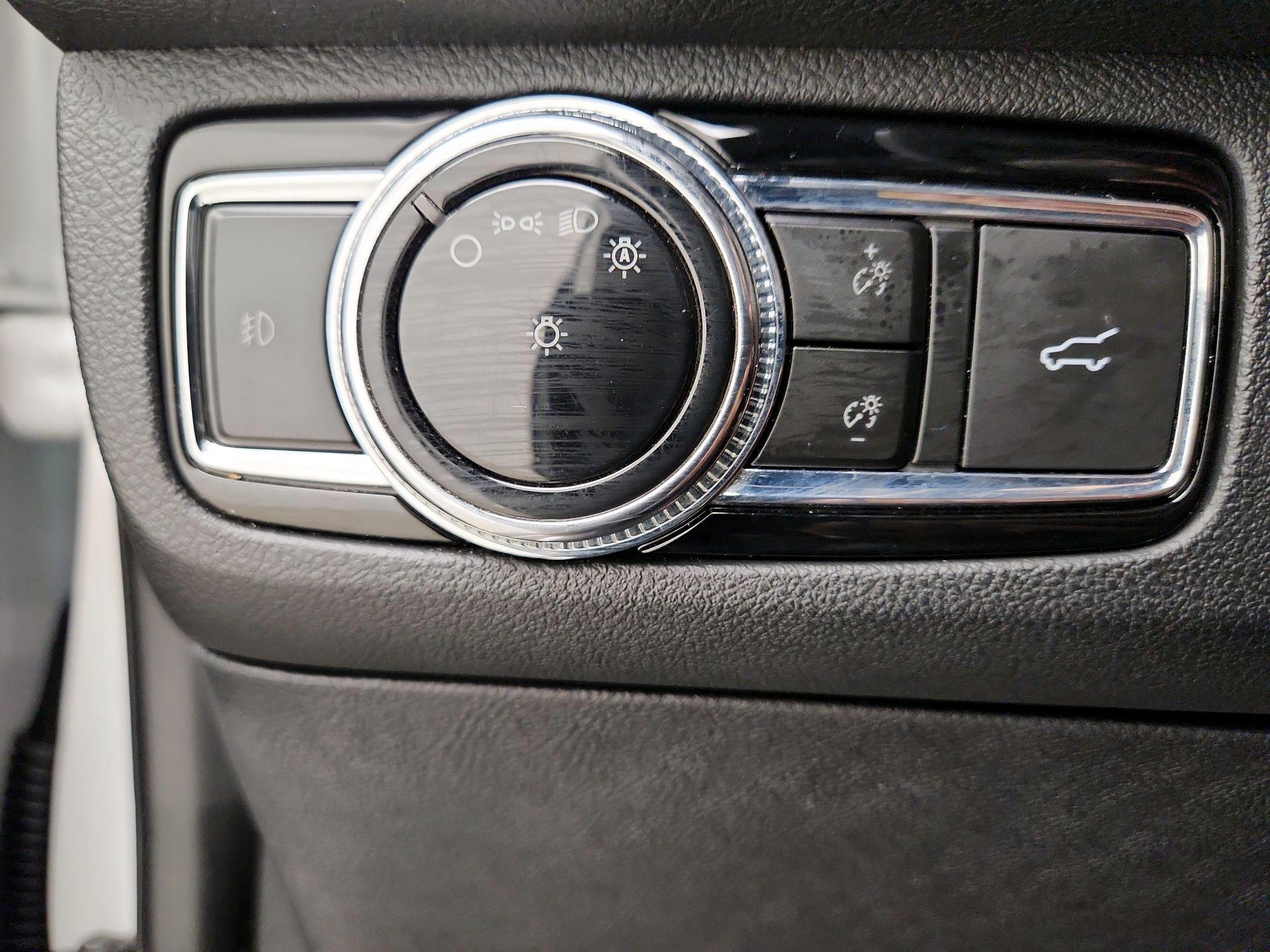 Thumbnail: 2020 Lincoln Navigator - 13