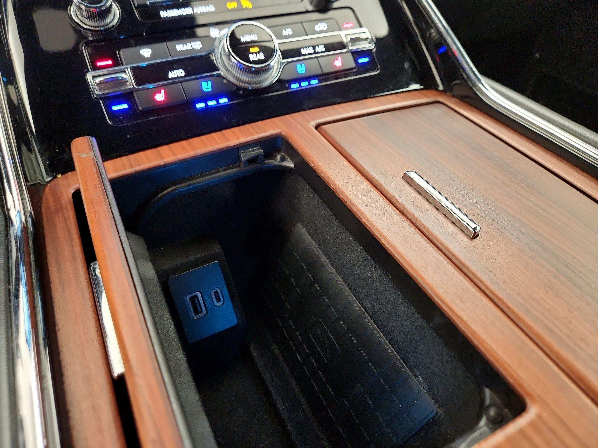 Thumbnail: 2020 Lincoln Navigator - 19