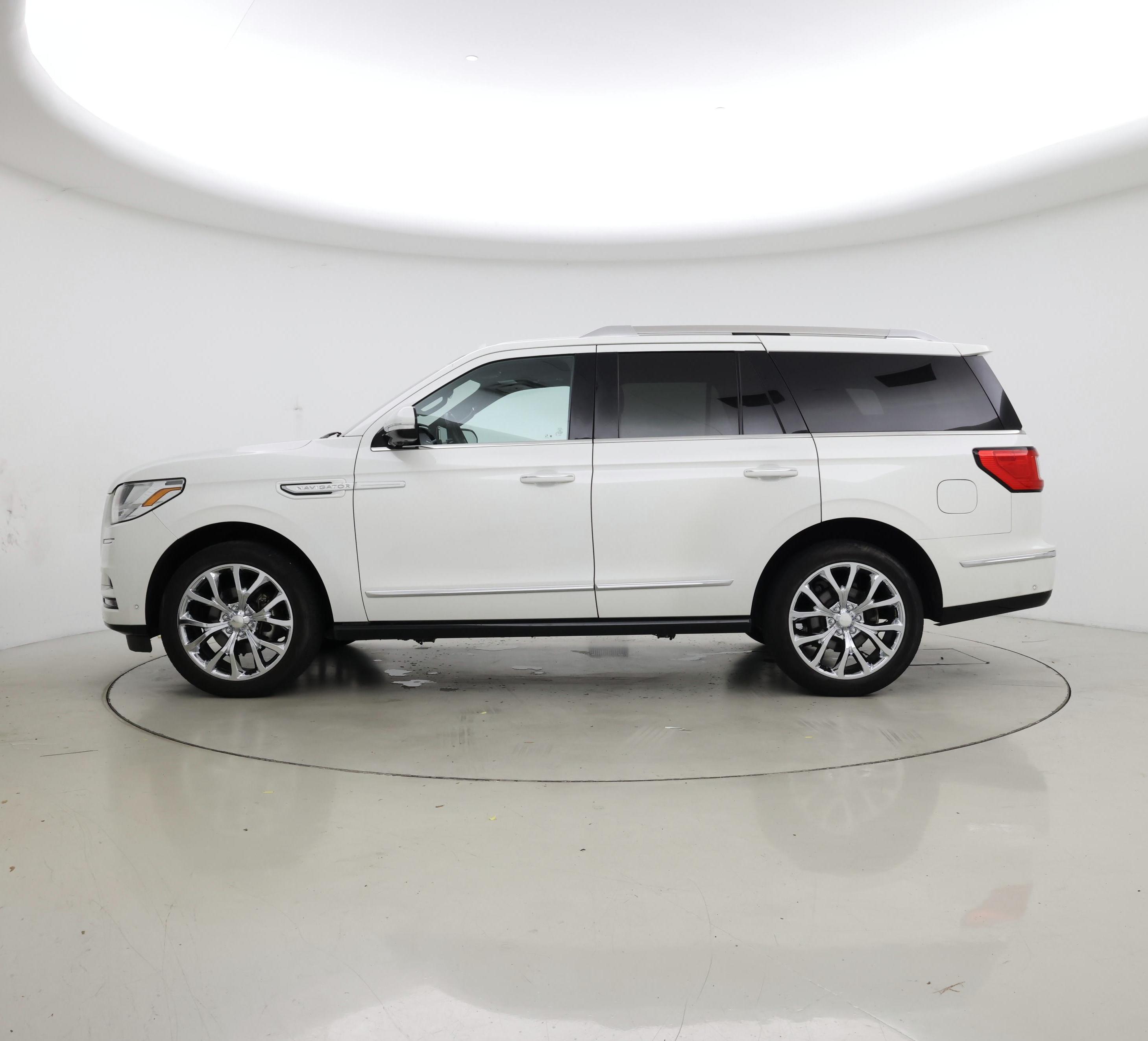 Thumbnail: 2020 Lincoln Navigator - 3