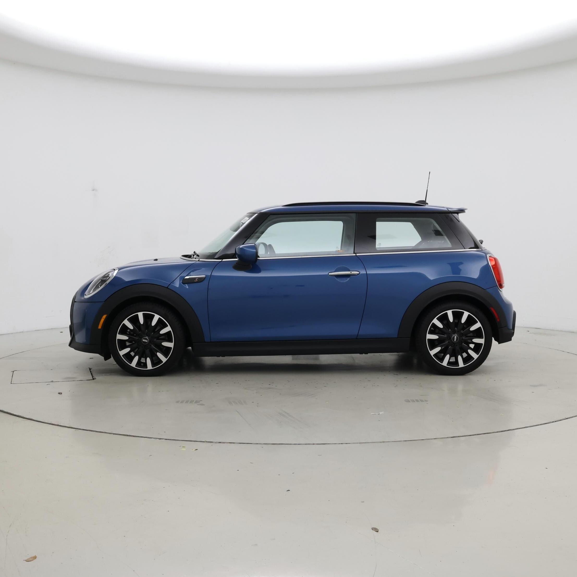 Thumbnail: 2024 MINI Cooper Hardtop - 3