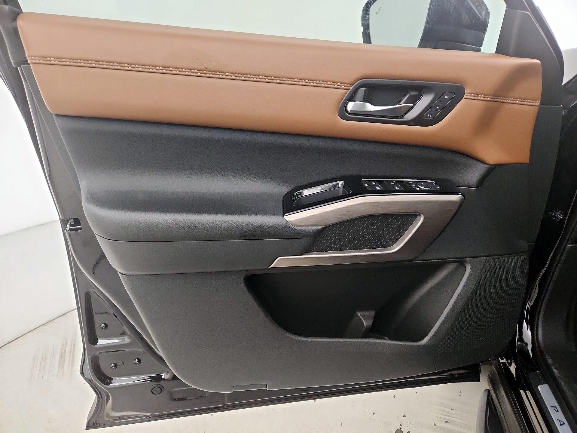Thumbnail: 2023 Nissan Pathfinder - 12
