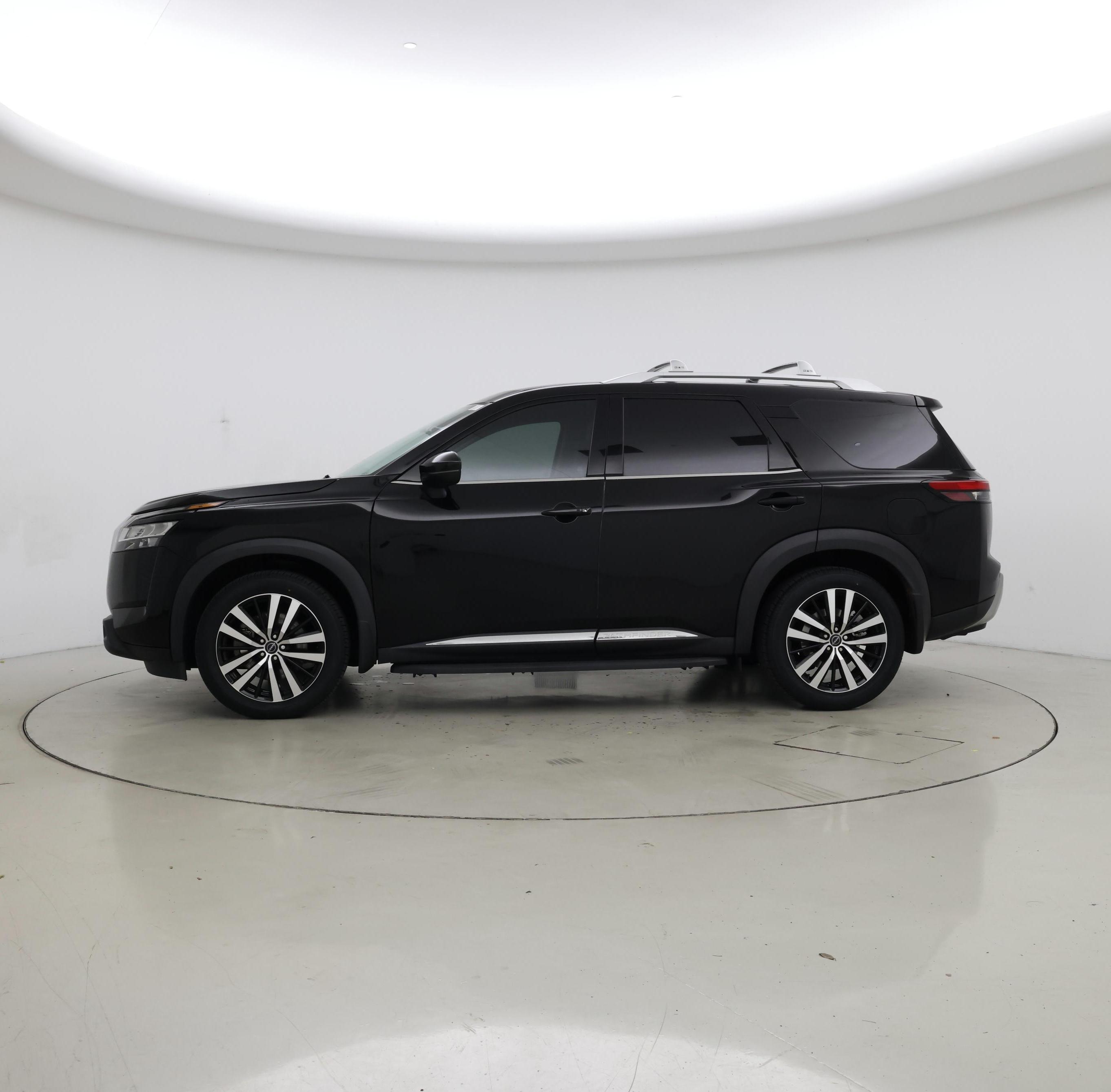 Thumbnail: 2023 Nissan Pathfinder - 3