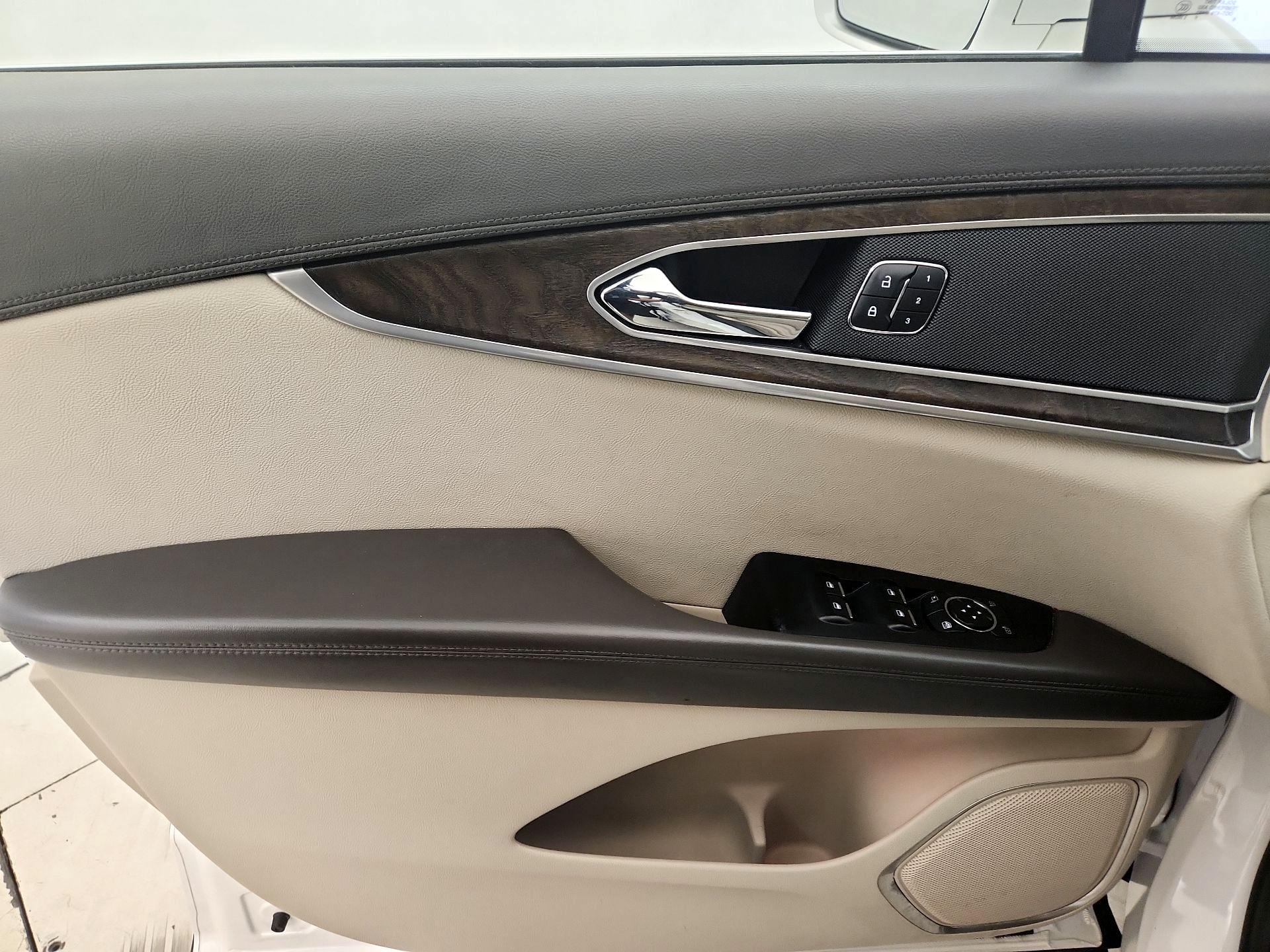 Thumbnail: 2016 Lincoln MKX - 12