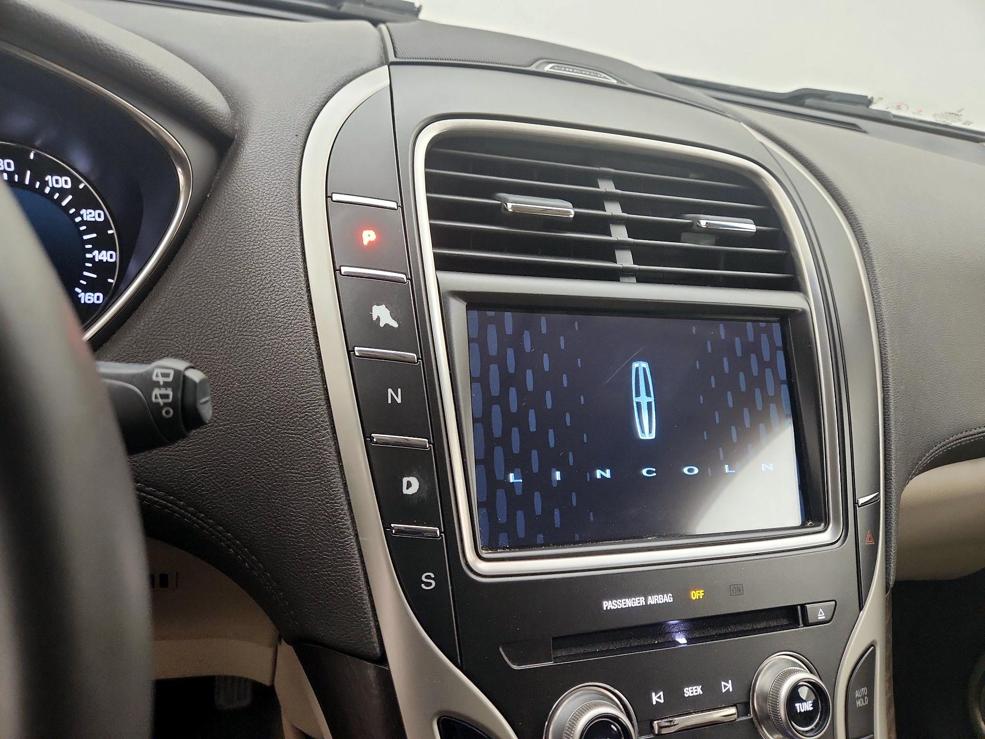 Thumbnail: 2016 Lincoln MKX - 18