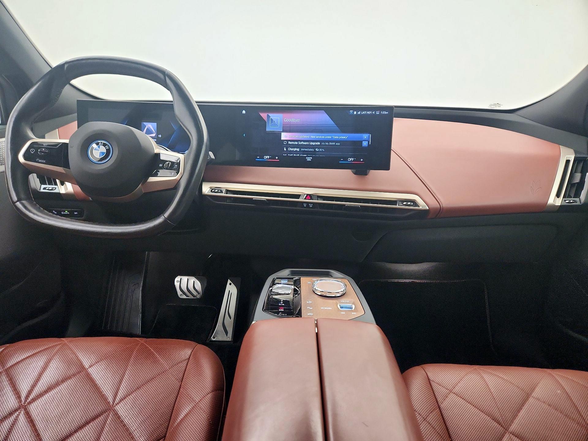 Thumbnail: 2023 BMW iX - 9