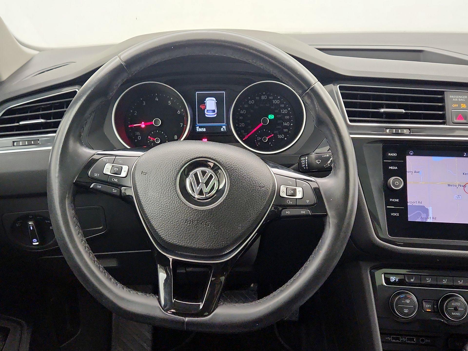 Thumbnail: 2018 Volkswagen Tiguan - 10