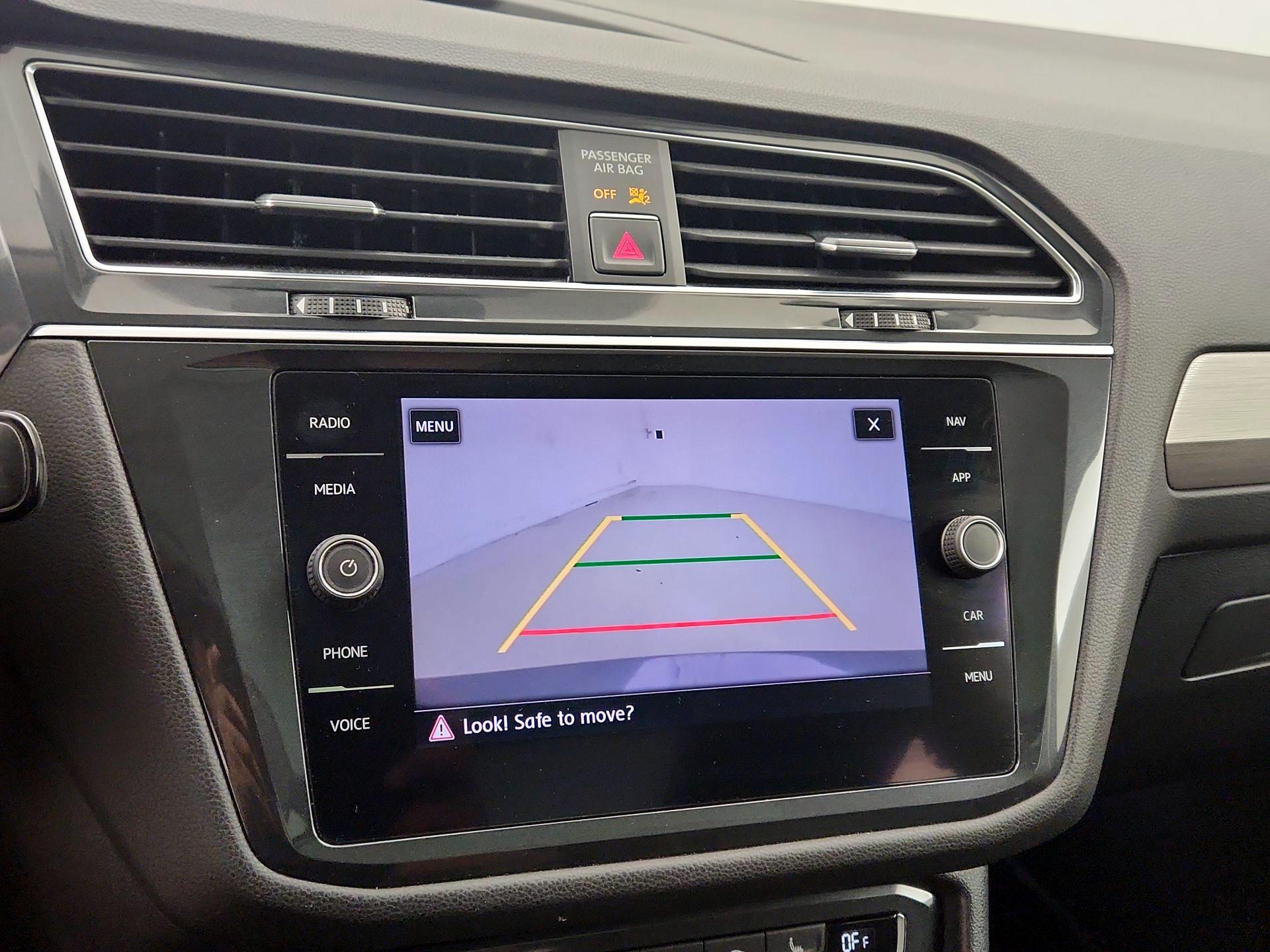 Thumbnail: 2018 Volkswagen Tiguan - 15