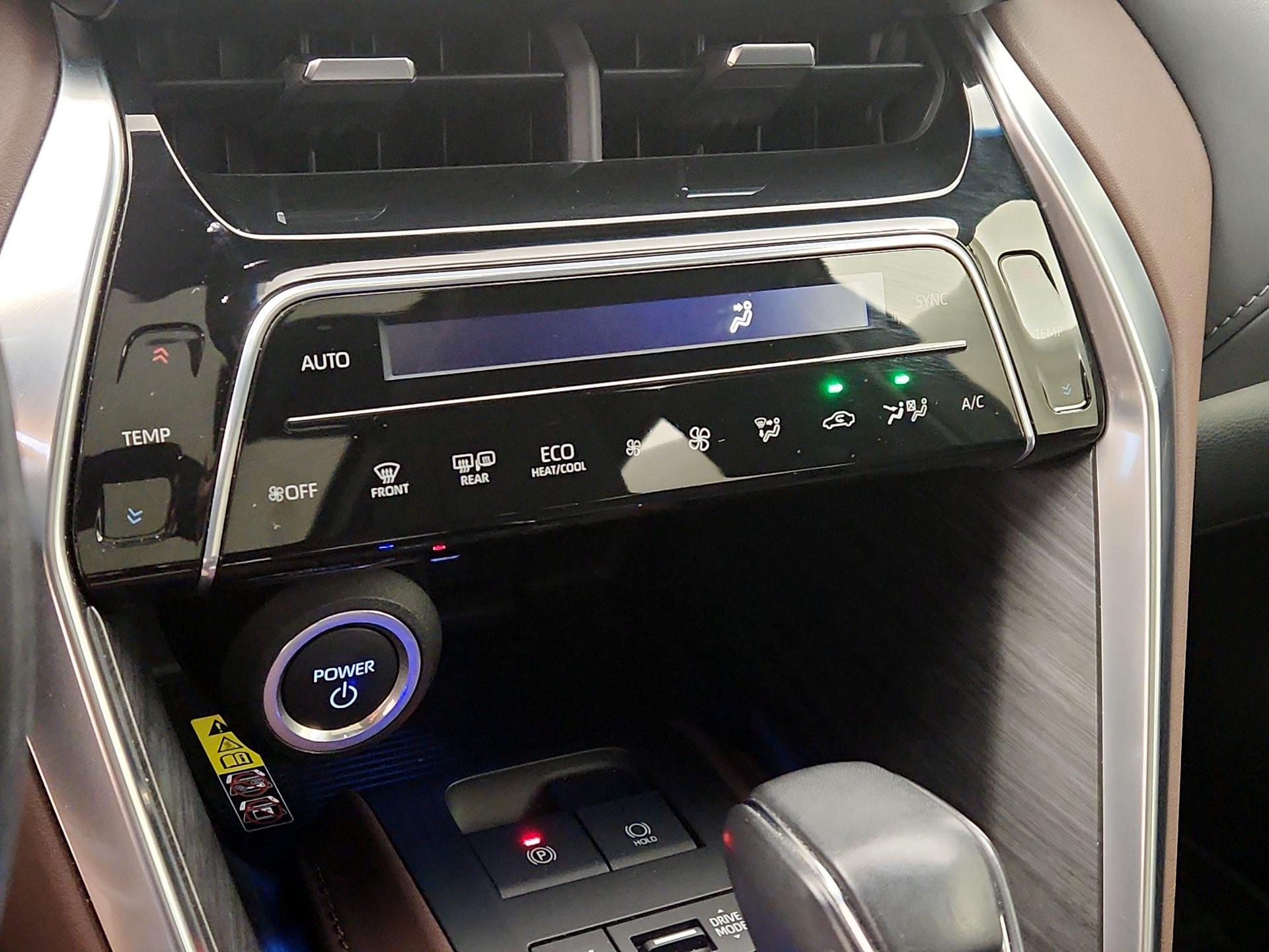 Thumbnail: 2023 Toyota Venza - 17