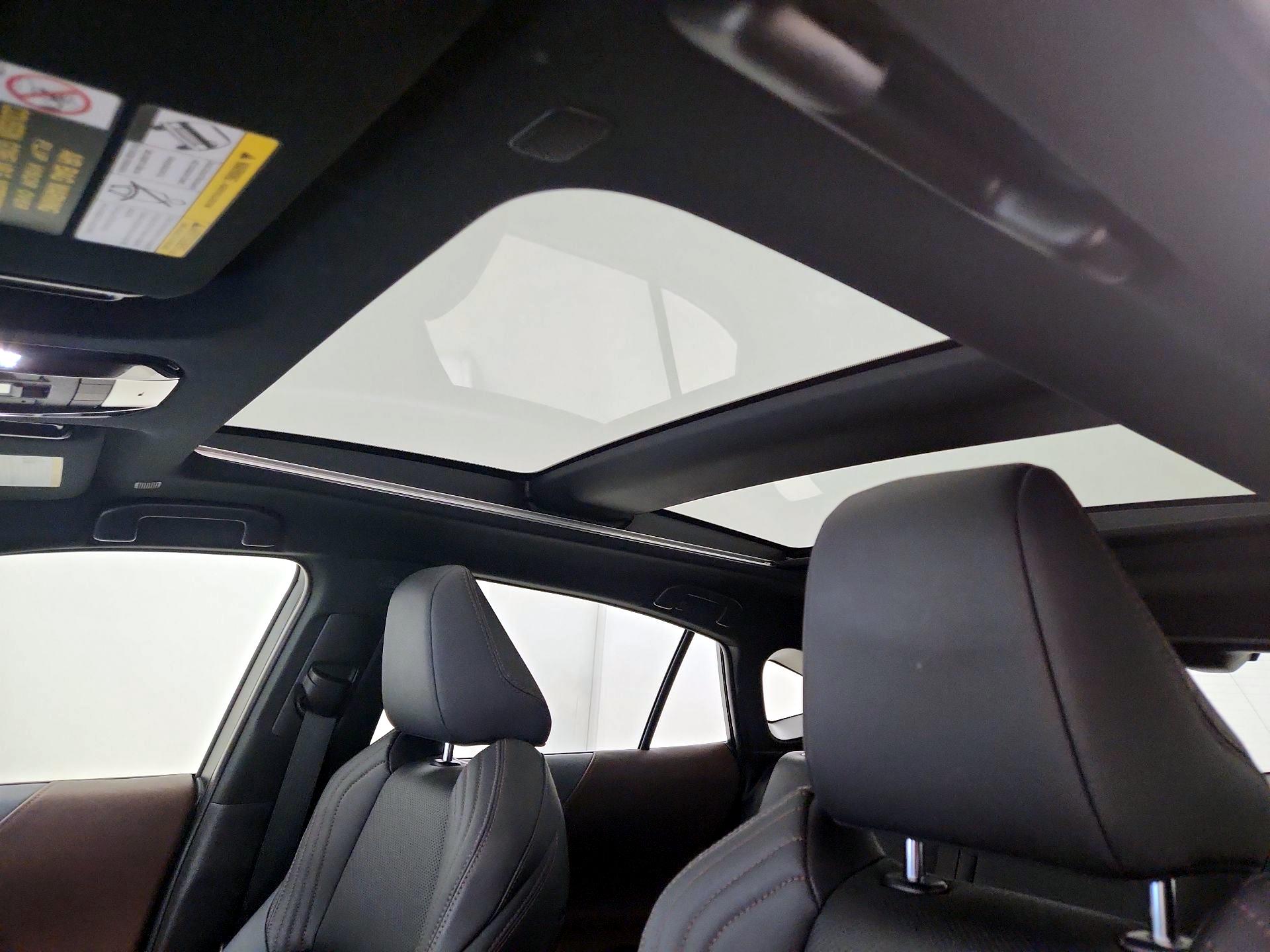 Thumbnail: 2023 Toyota Venza - 20