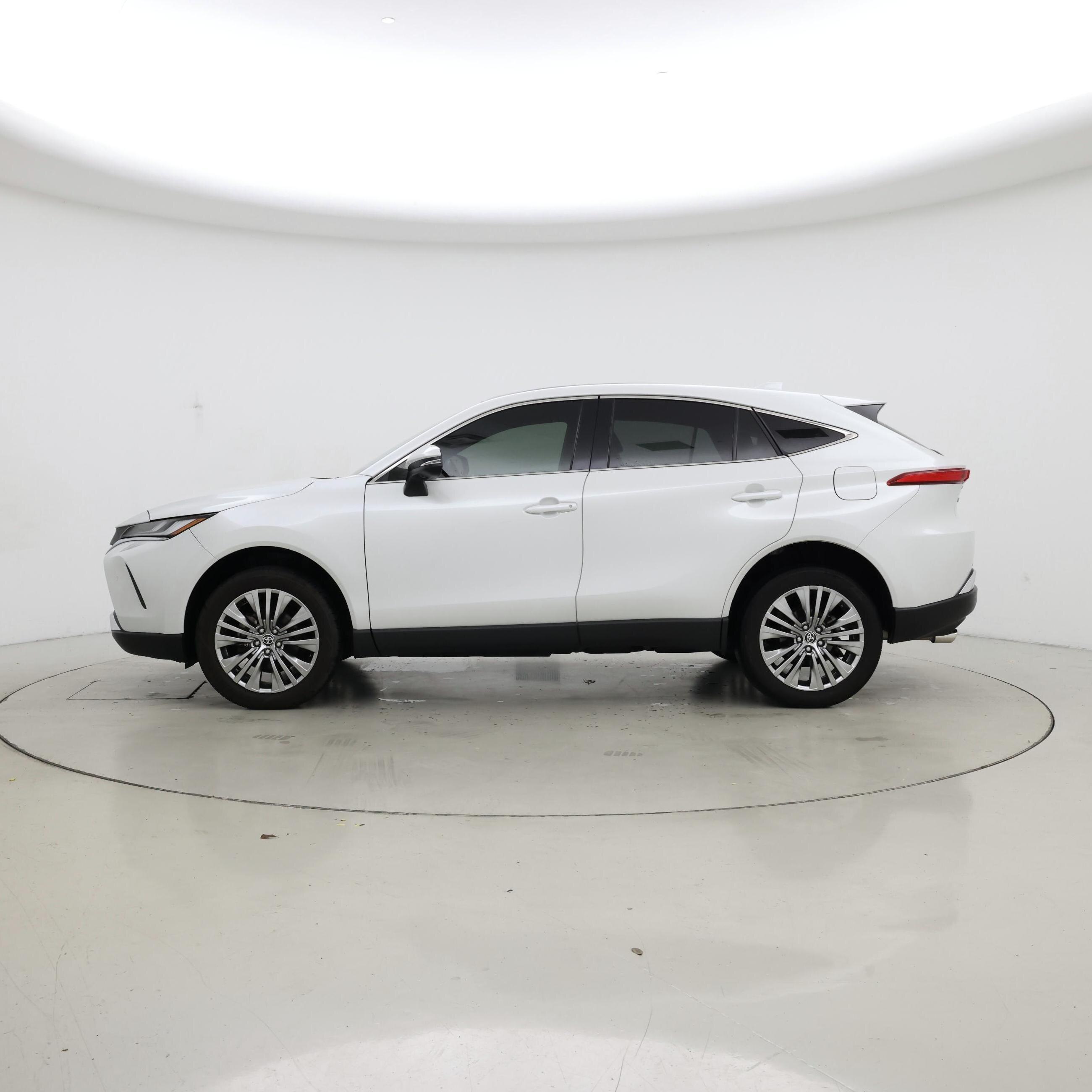 Thumbnail: 2023 Toyota Venza - 3