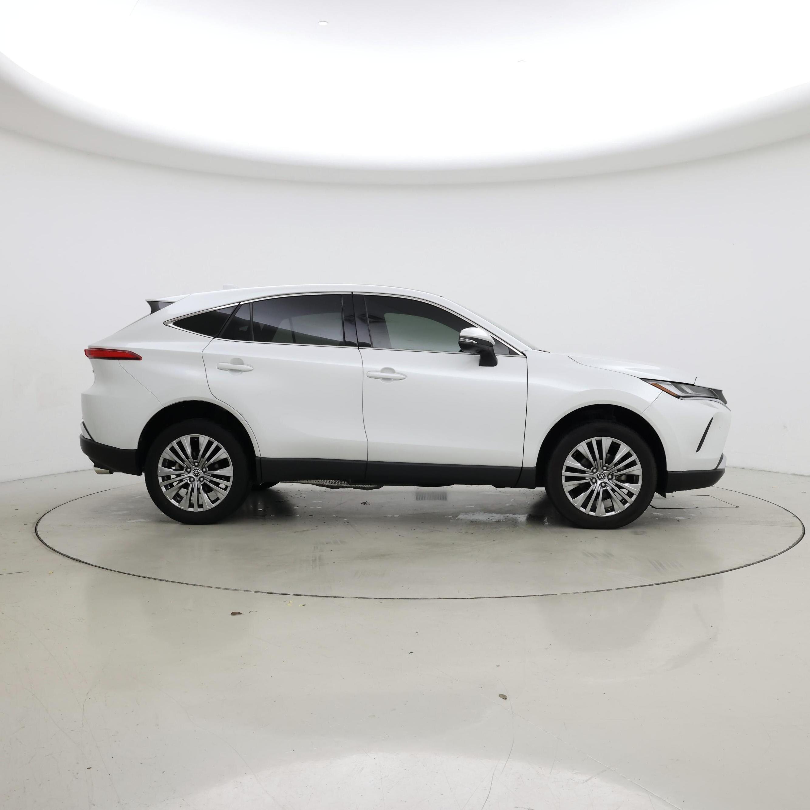 Thumbnail: 2023 Toyota Venza - 7