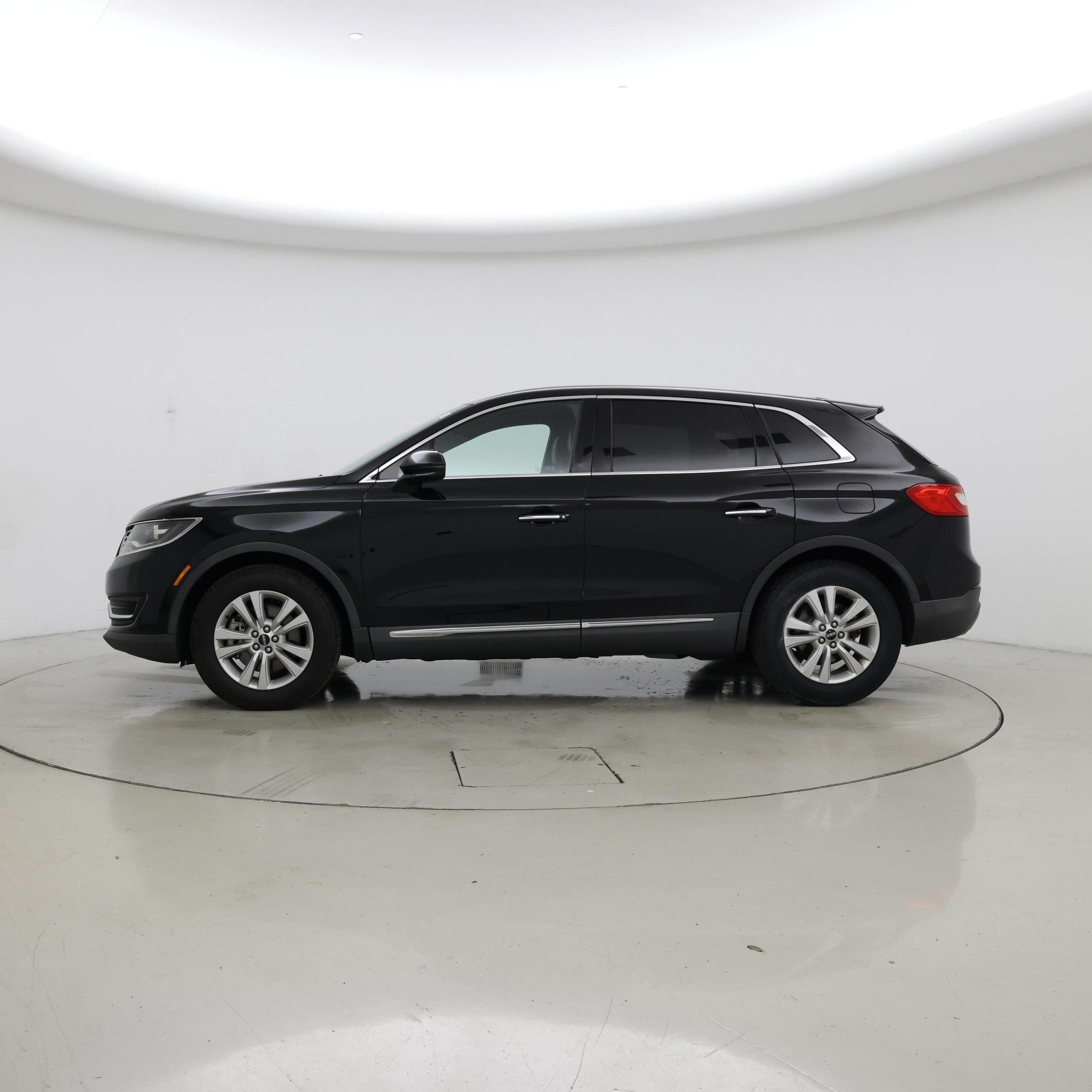 Thumbnail: 2018 Lincoln MKX - 3
