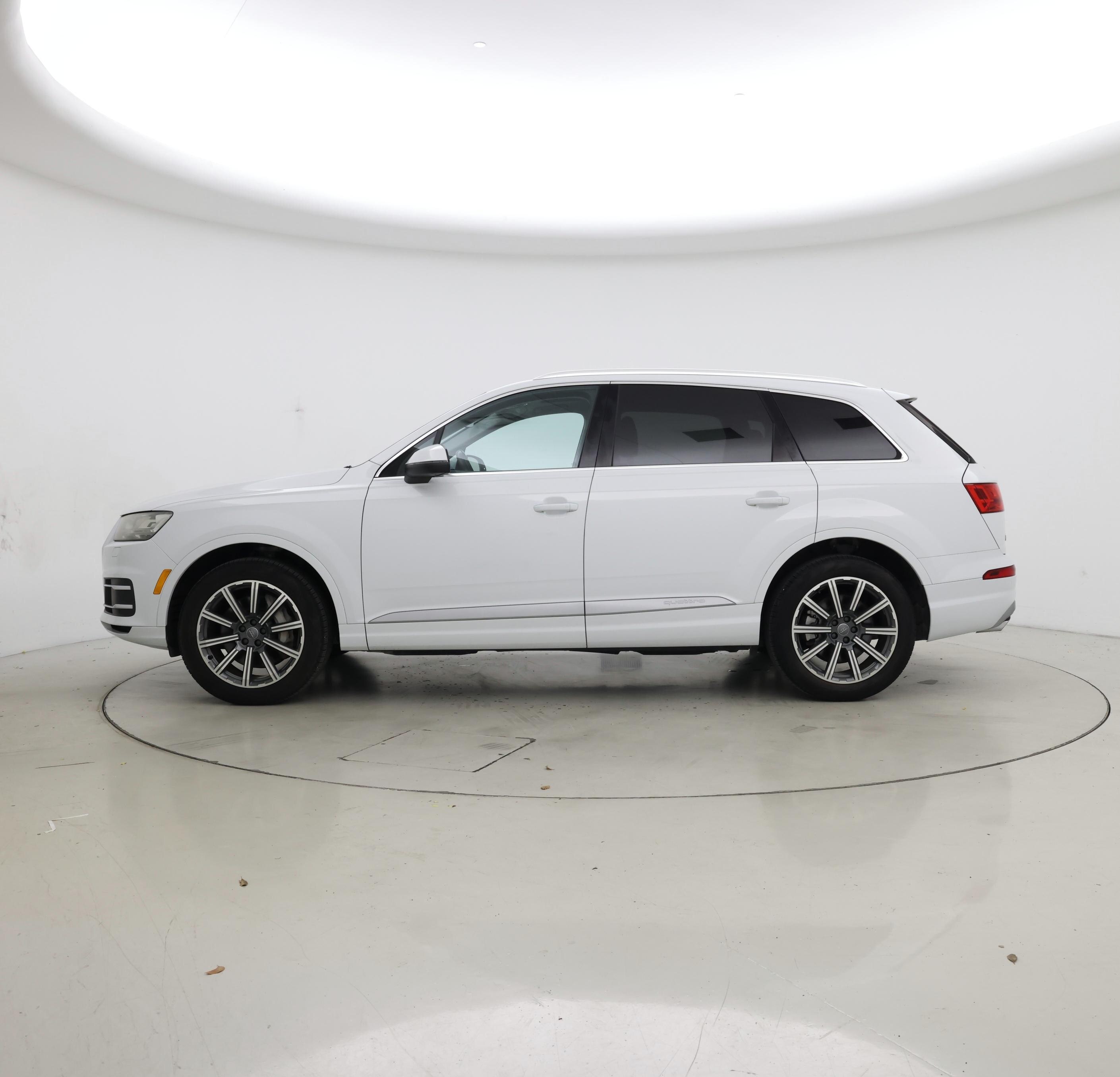 Thumbnail: 2017 Audi Q7 - 3
