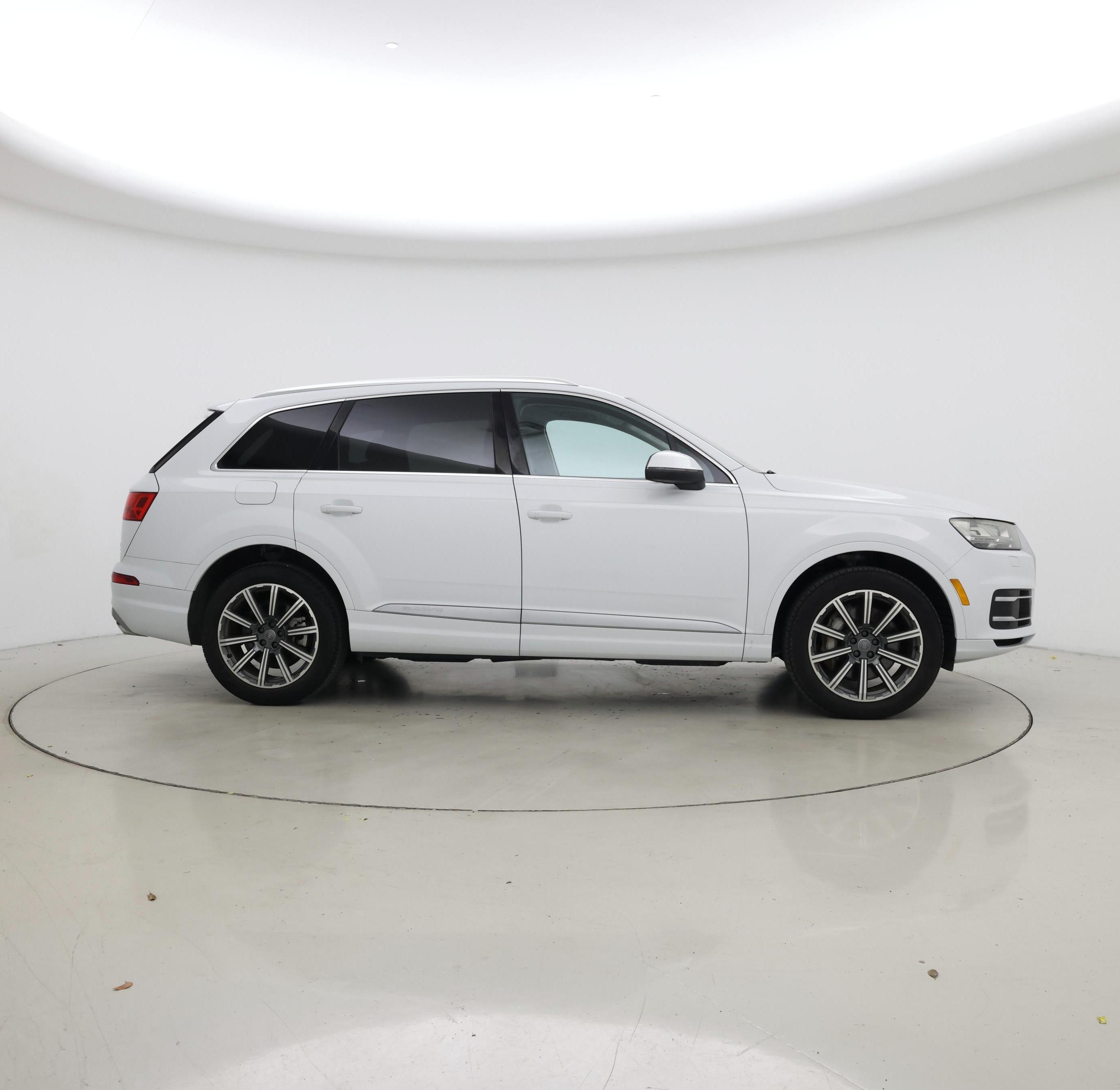 Thumbnail: 2017 Audi Q7 - 7