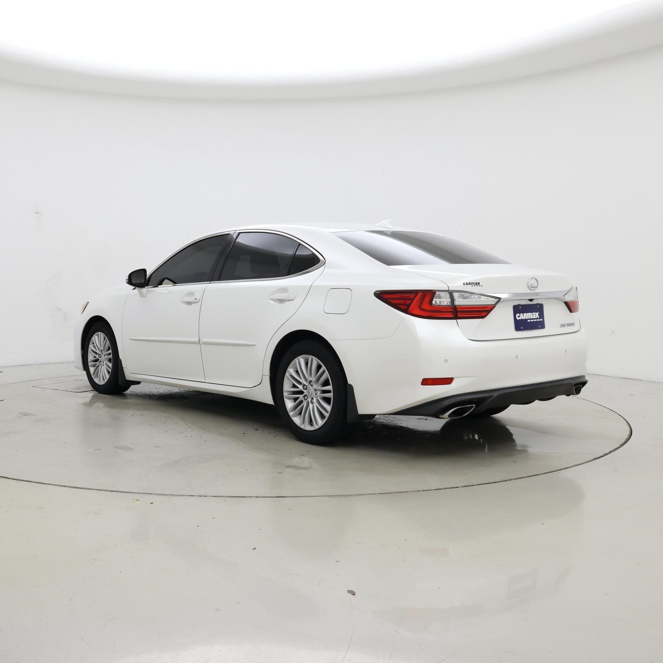 Thumbnail: 2017 Lexus ES - 2