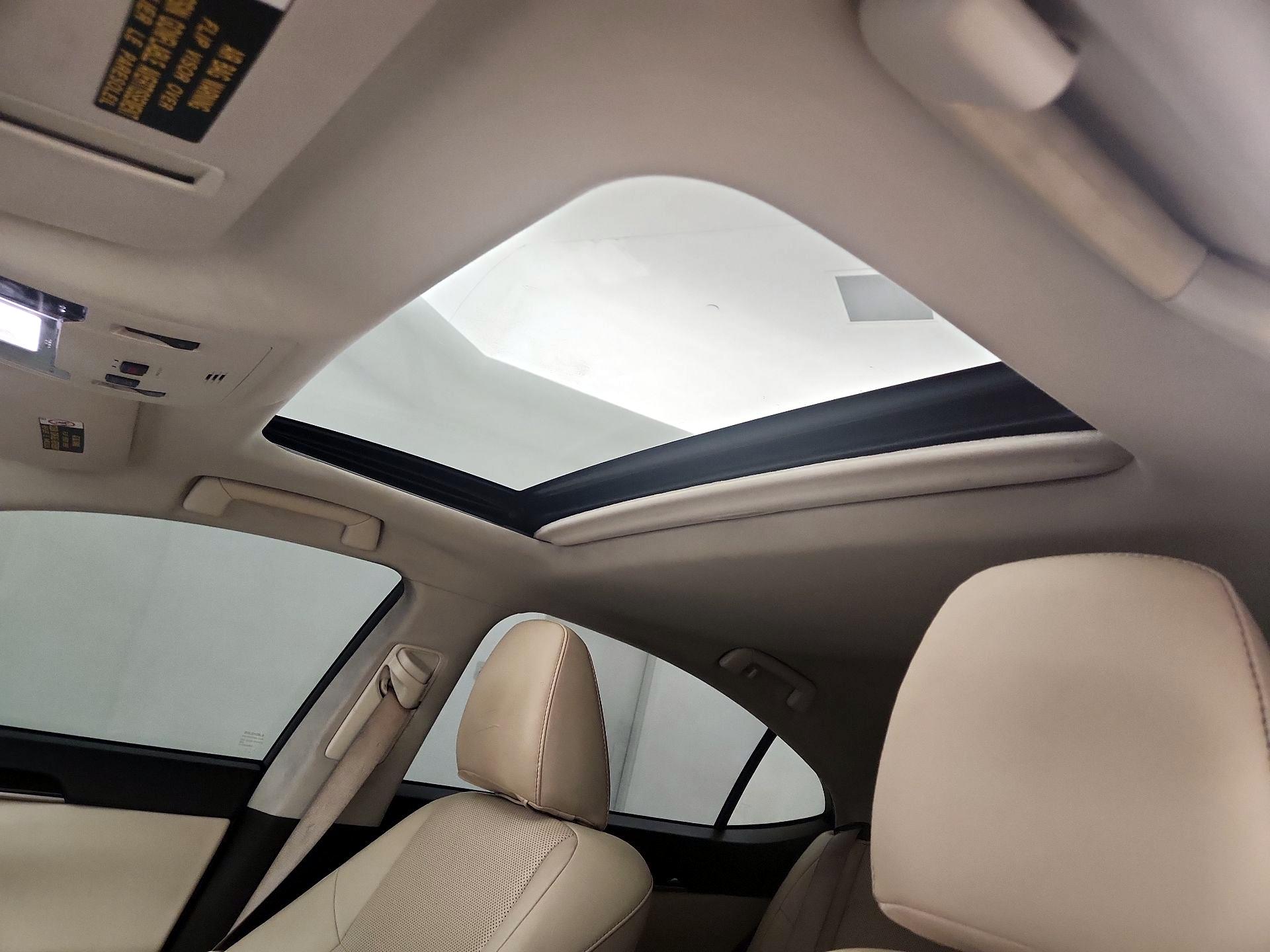 Thumbnail: 2017 Lexus ES - 19