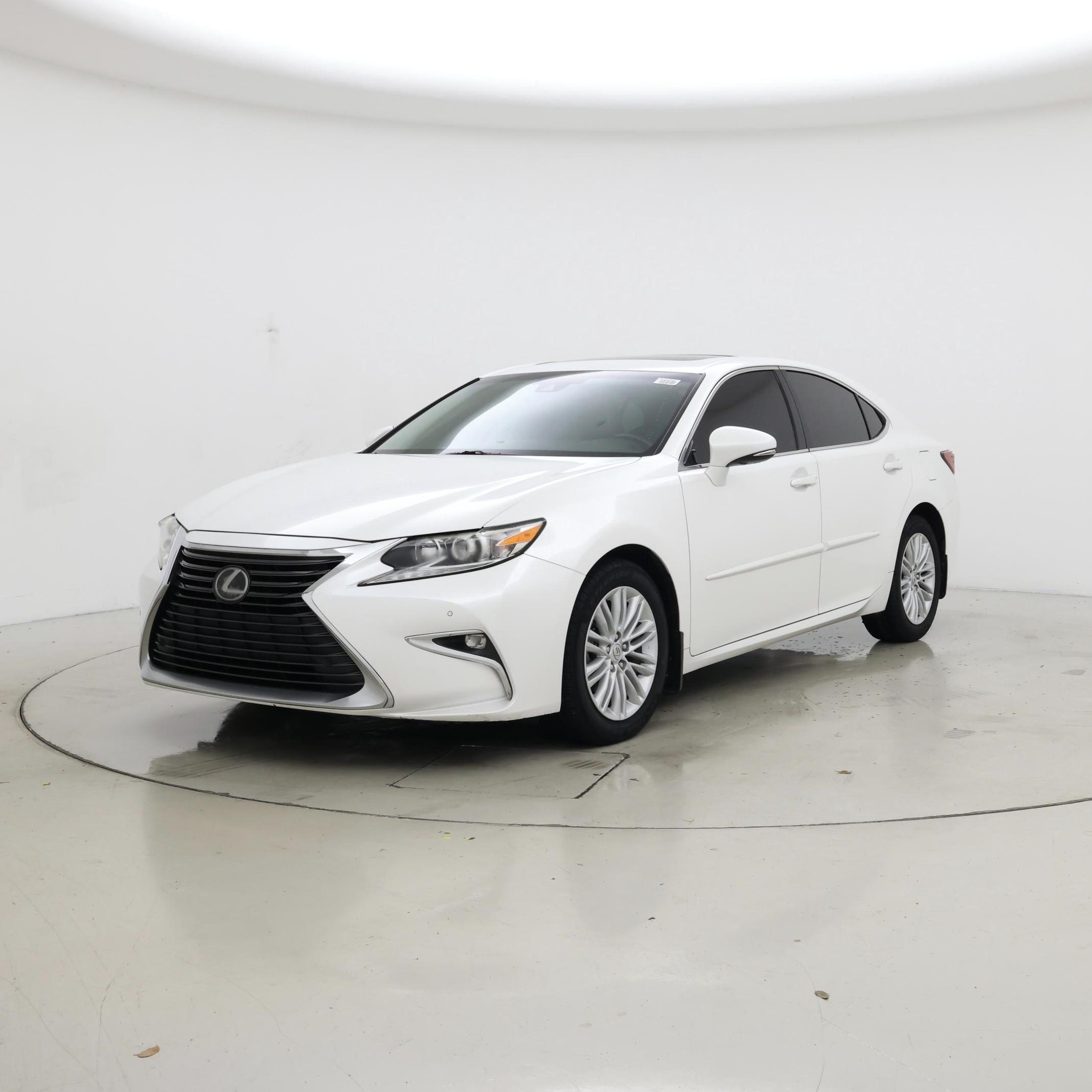 Thumbnail: 2017 Lexus ES - 4