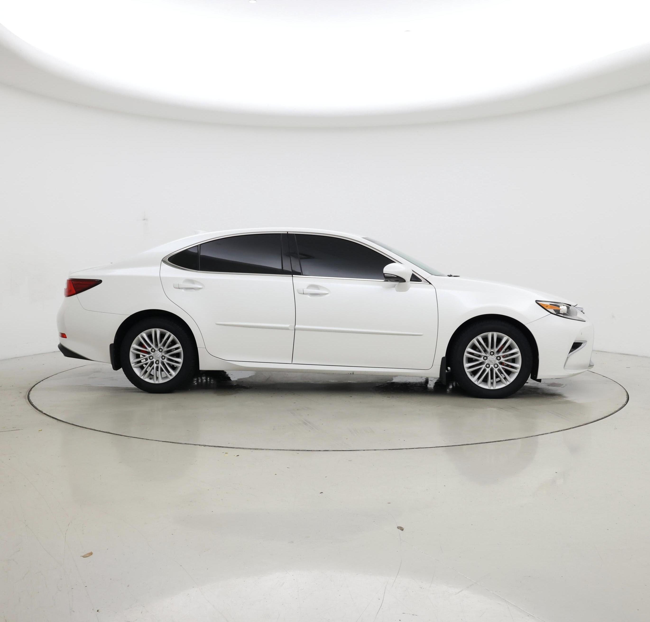 Thumbnail: 2017 Lexus ES - 7