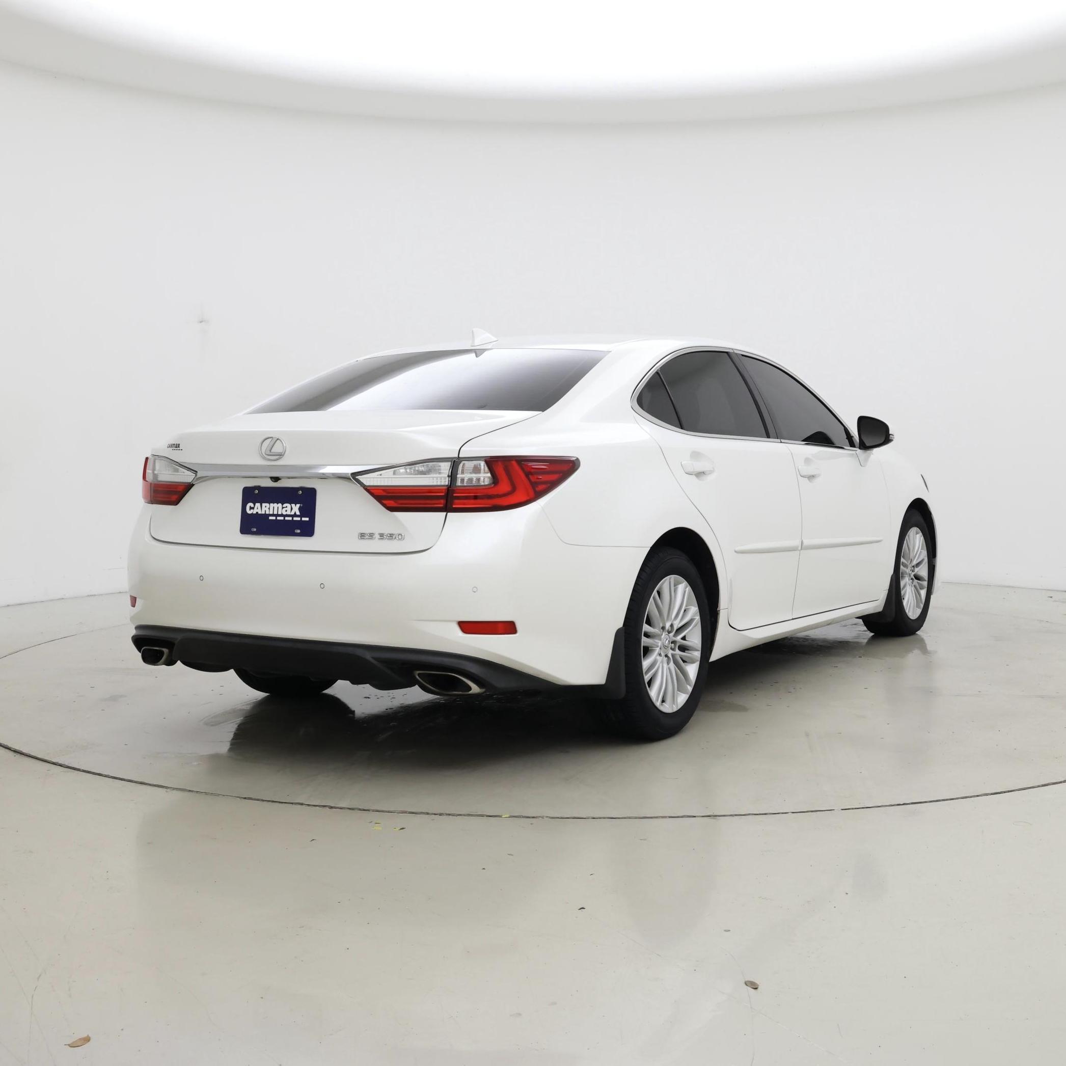Thumbnail: 2017 Lexus ES - 8