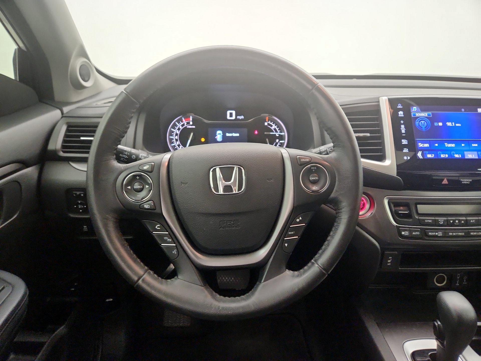 Thumbnail: 2018 Honda Pilot - 10