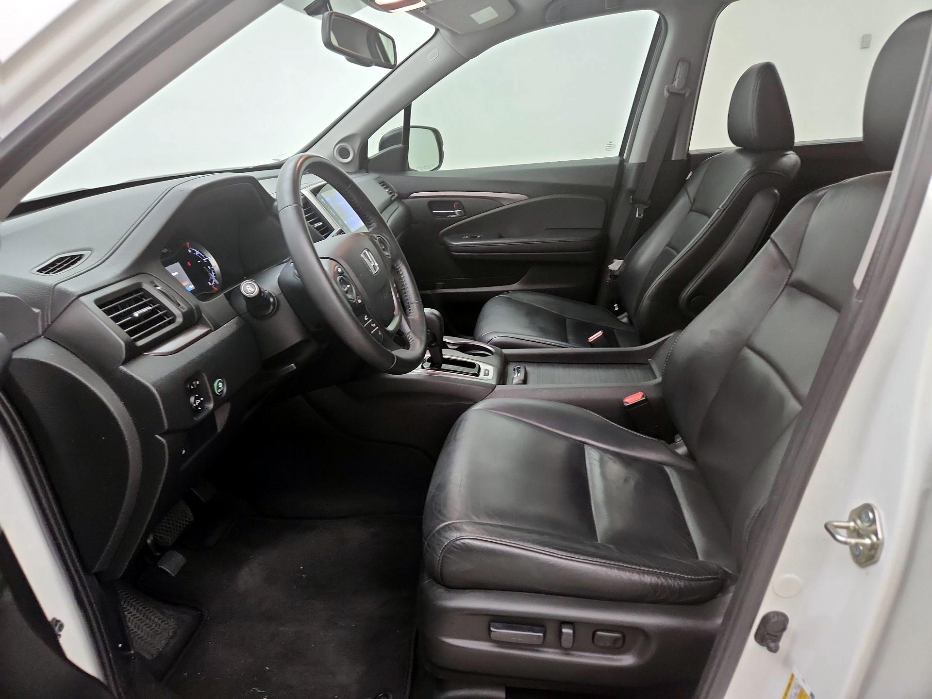 Thumbnail: 2018 Honda Pilot - 11