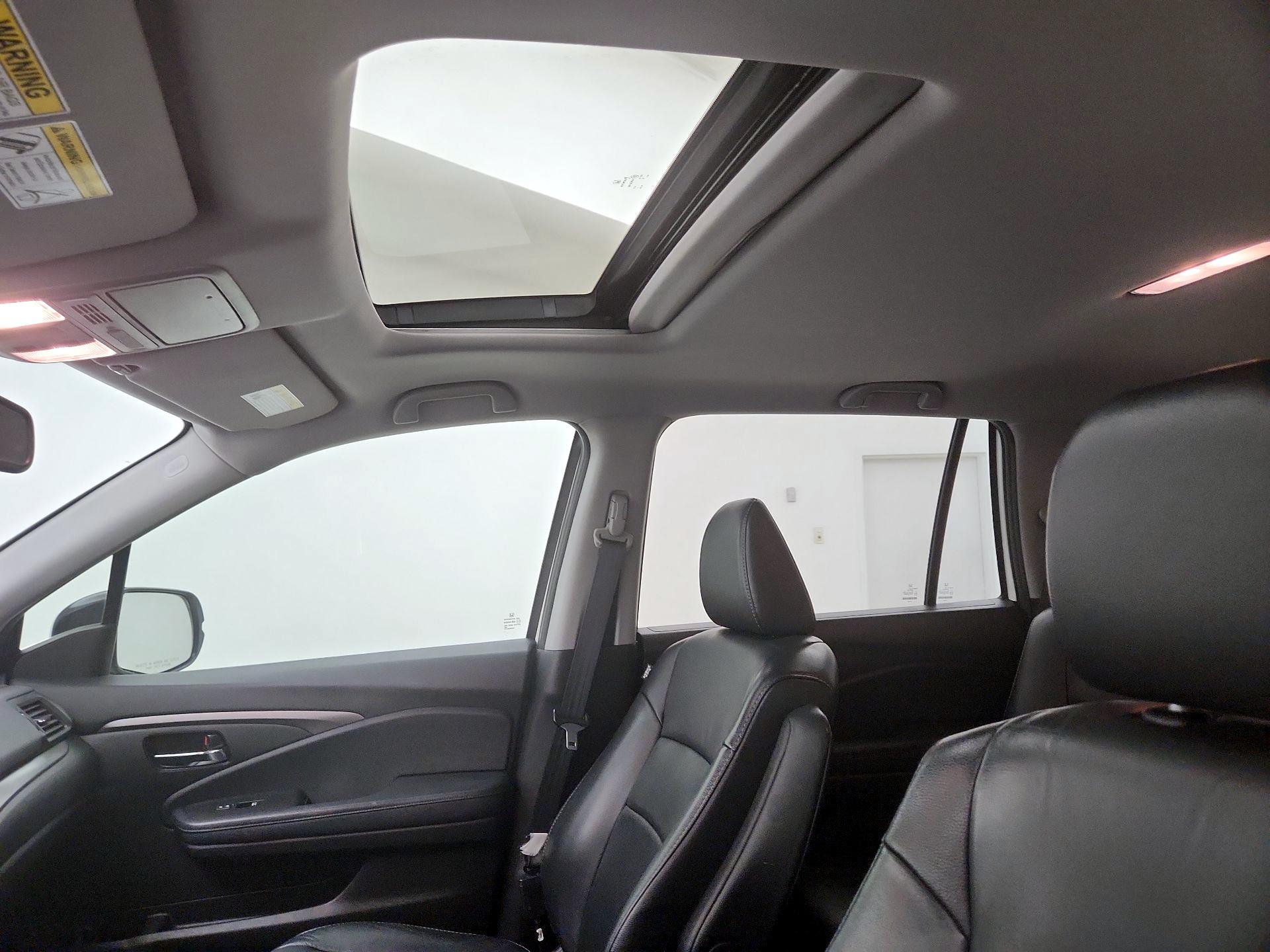 Thumbnail: 2018 Honda Pilot - 19