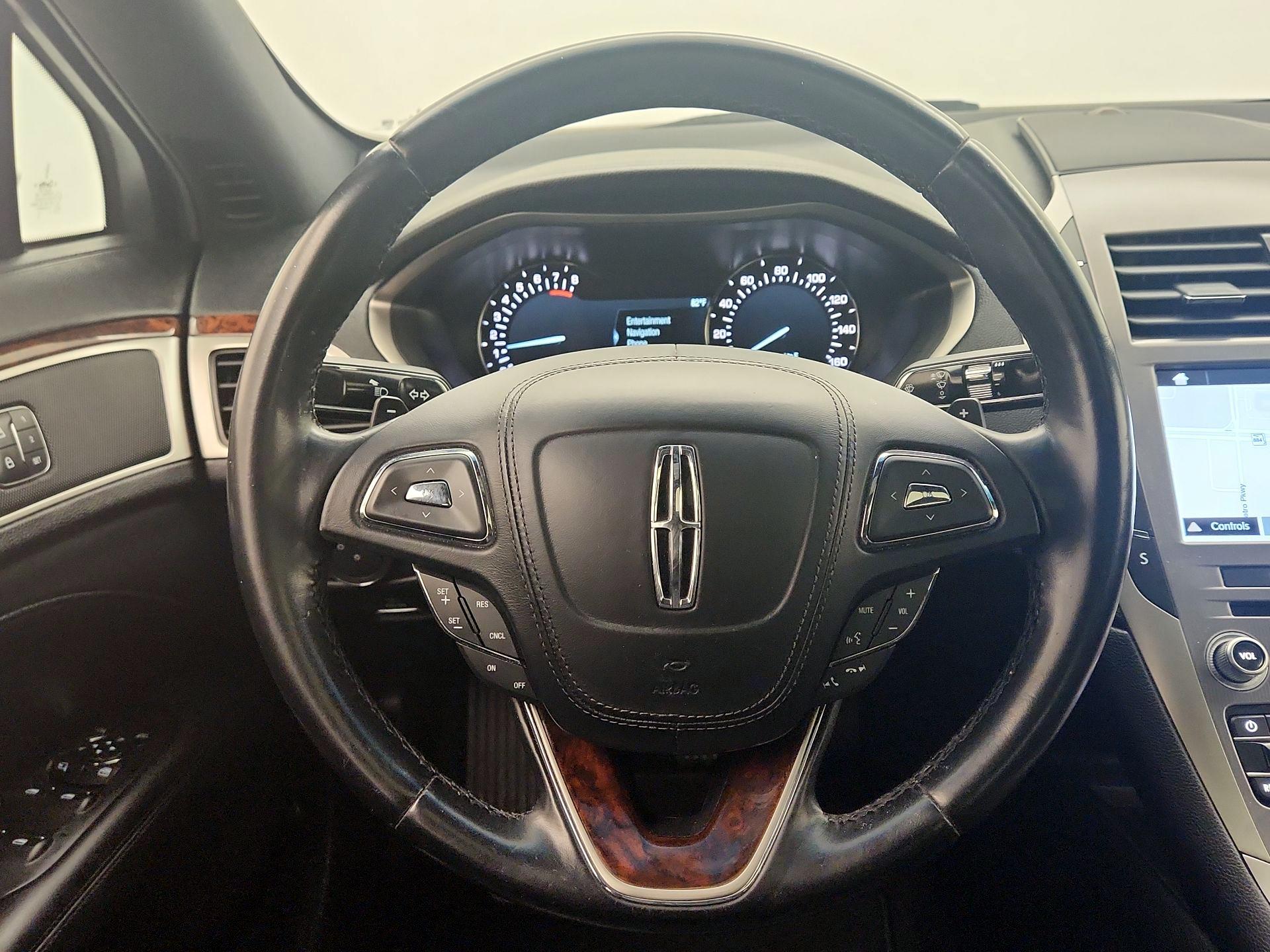Thumbnail: 2017 Lincoln MKZ - 10