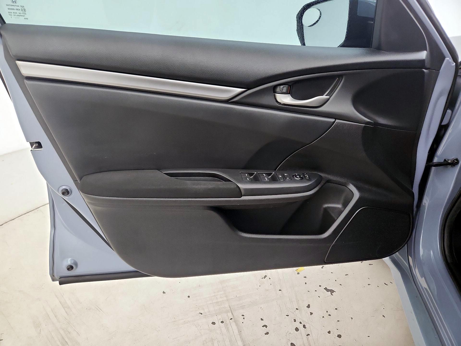 Thumbnail: 2017 Honda Civic - 12