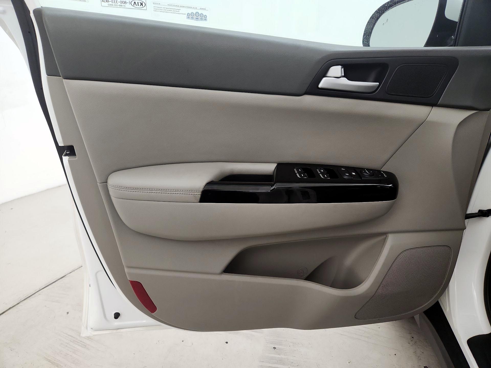 Thumbnail: 2018 Kia Sportage - 12