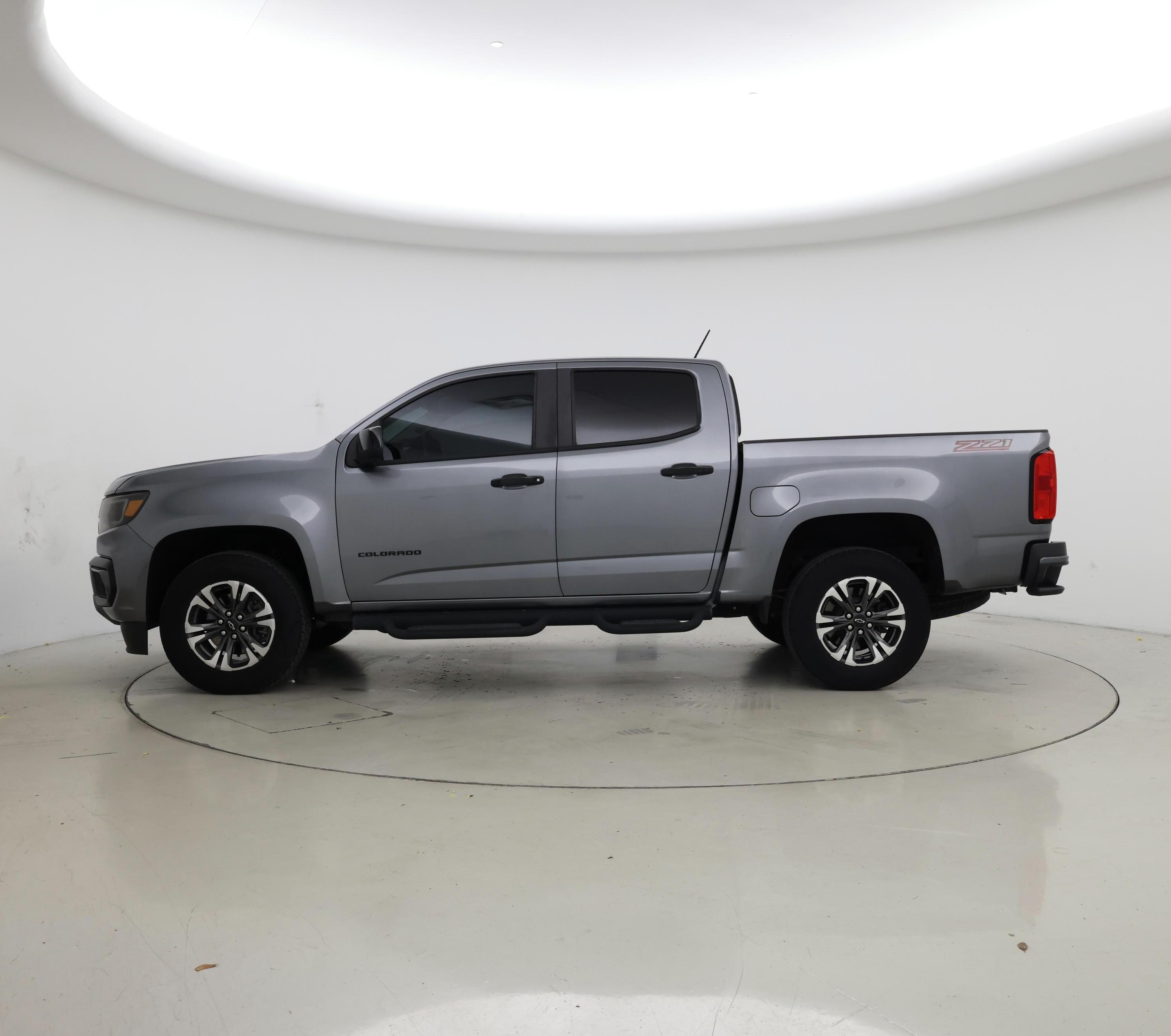 Thumbnail: 2021 Chevrolet Colorado - 3