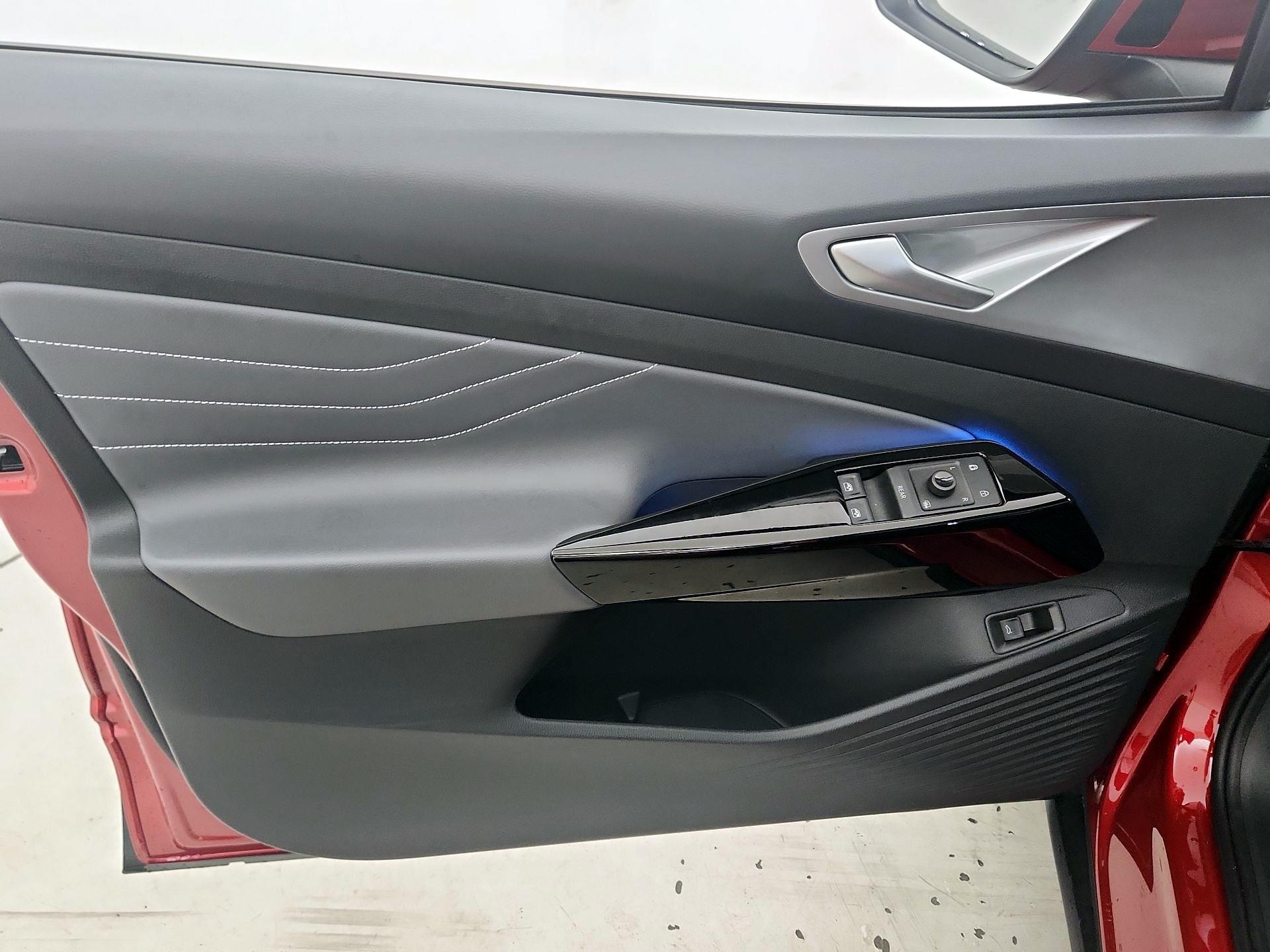 Thumbnail: 2023 Volkswagen ID.4 - 12