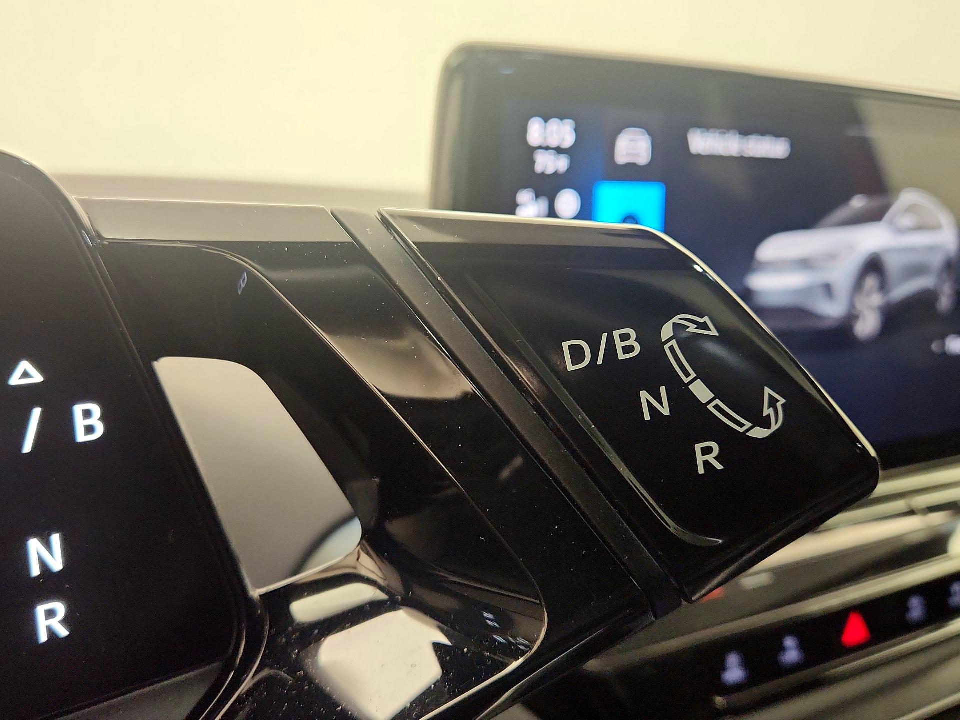 Thumbnail: 2023 Volkswagen ID.4 - 17