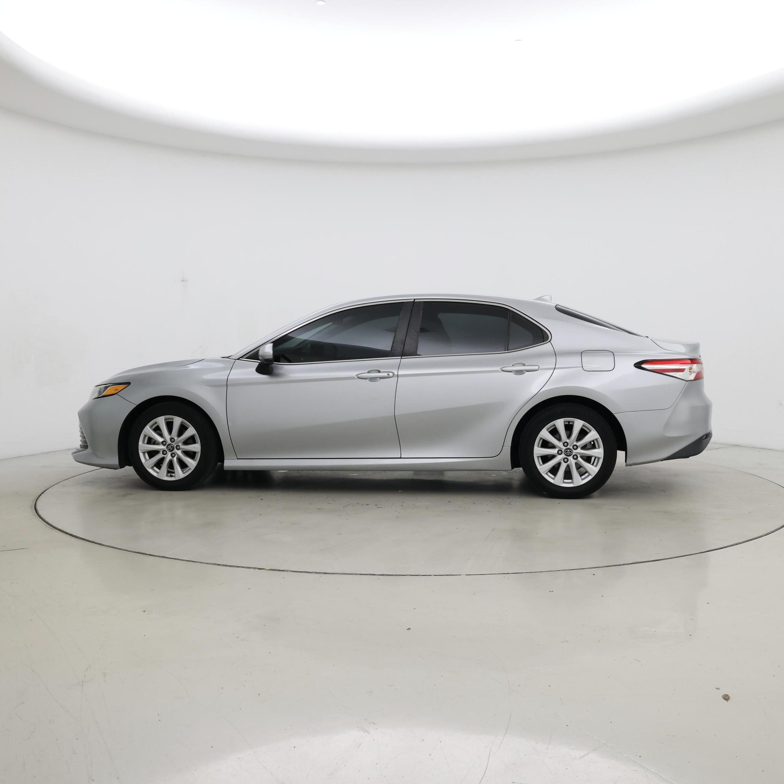 Thumbnail: 2020 Toyota Camry - 3